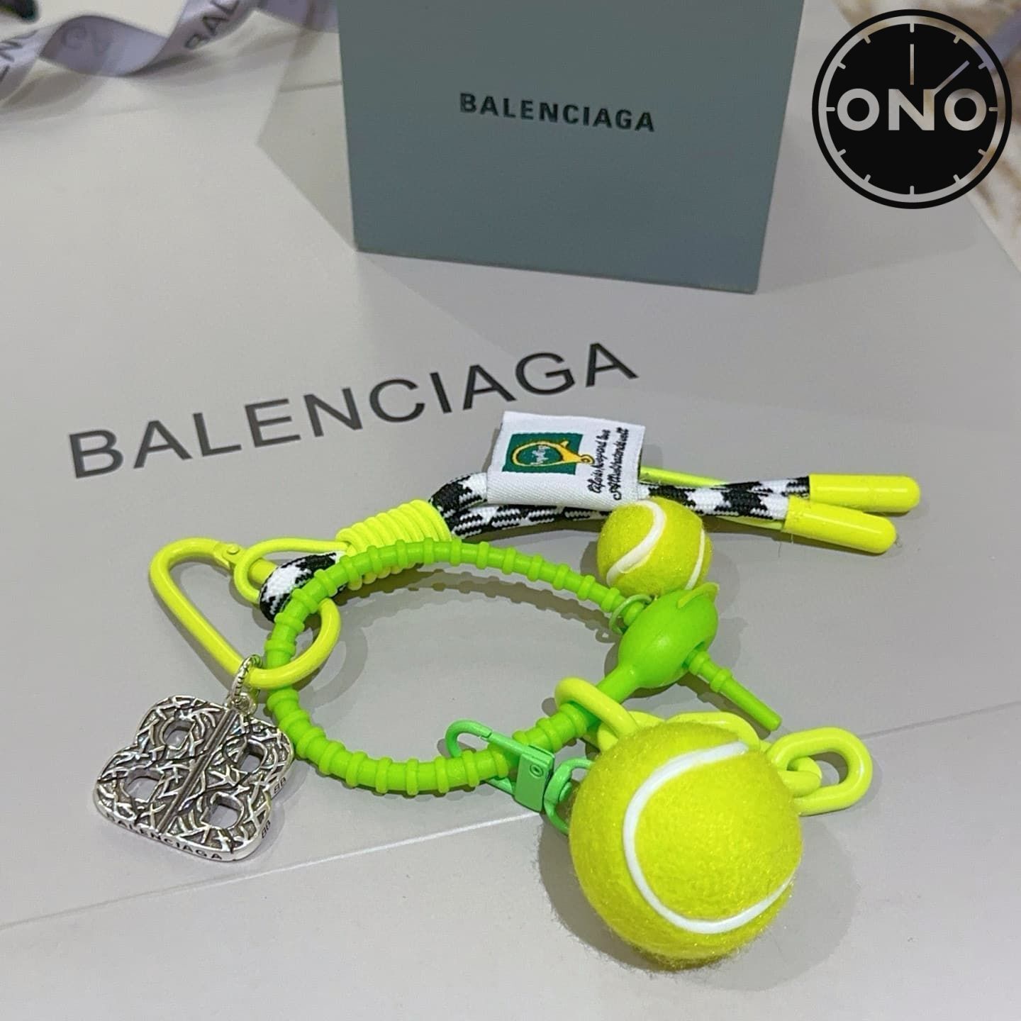 balenciaga-clasp_49_3.jpg