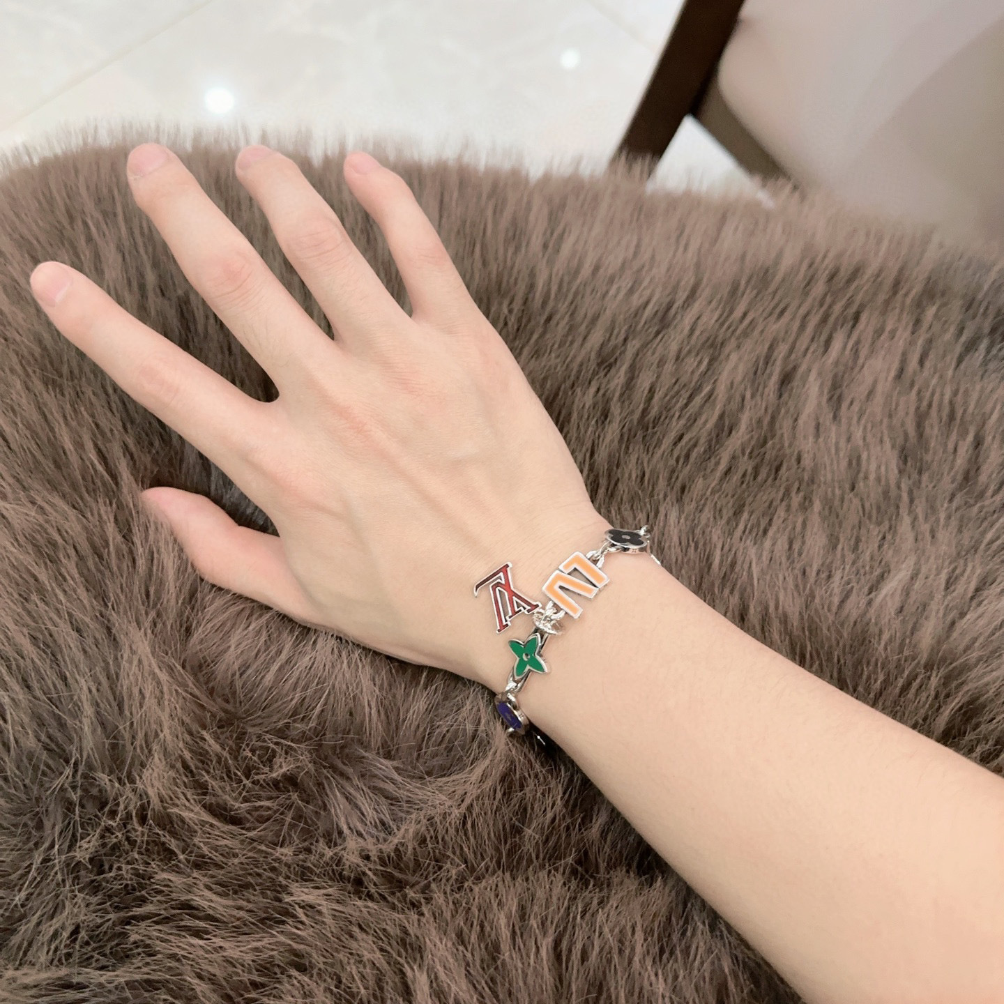 lv-bracelet_11_8.jpg
