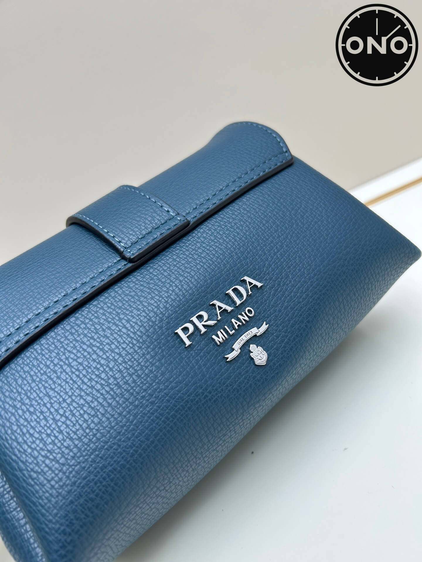 prada_women_101_3.jpg