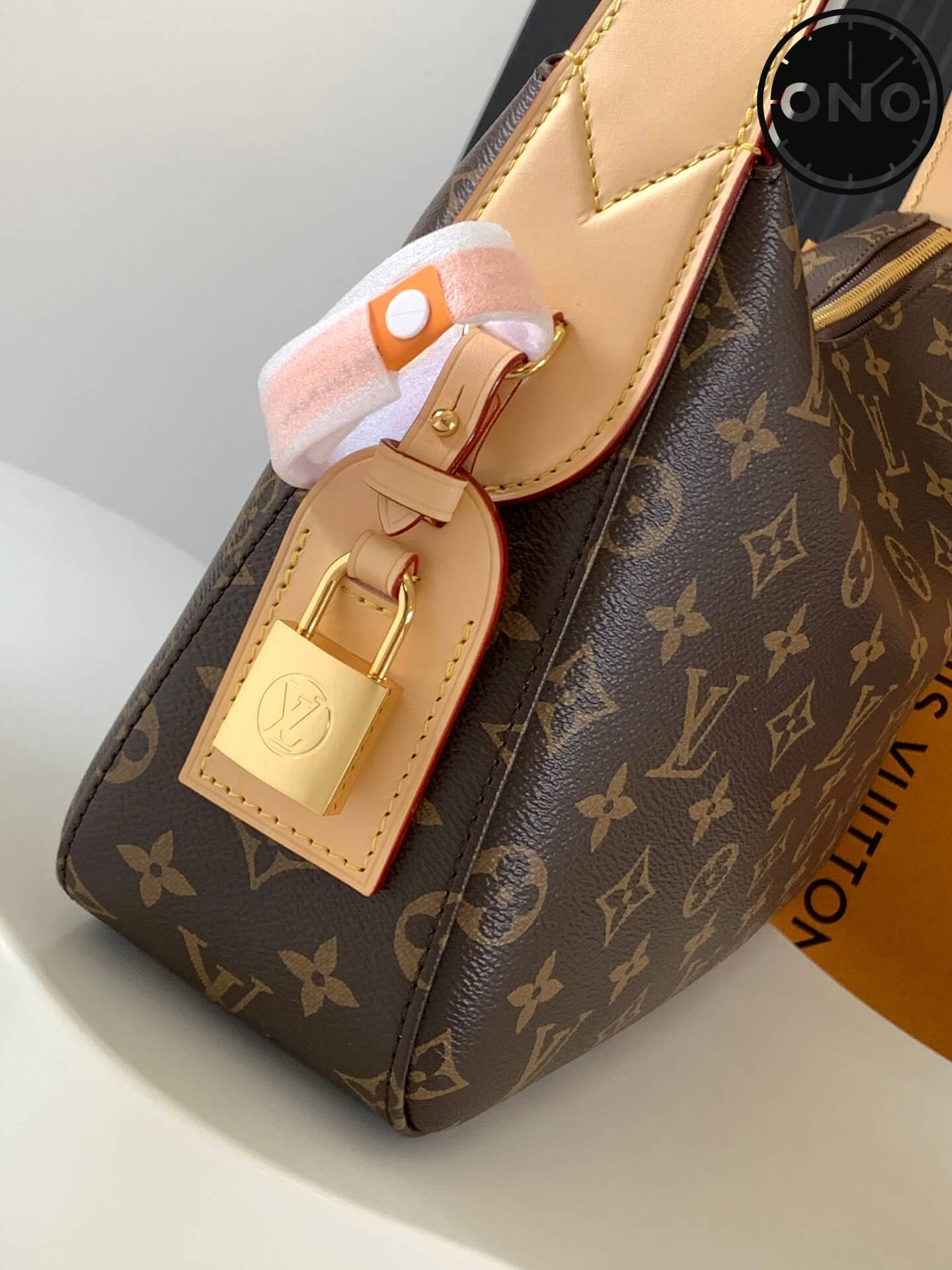 lv_womens_5_4.jpg