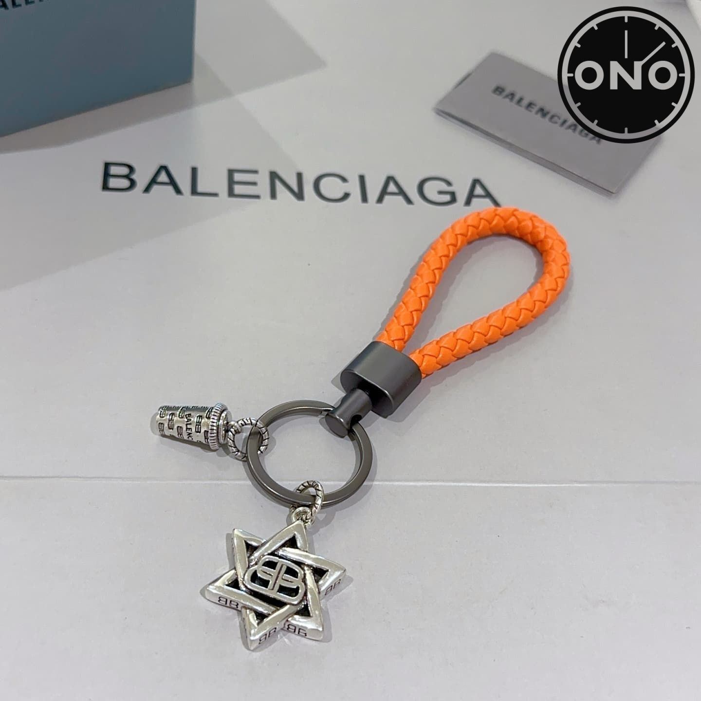 balenciaga-clasp_86_1.jpg