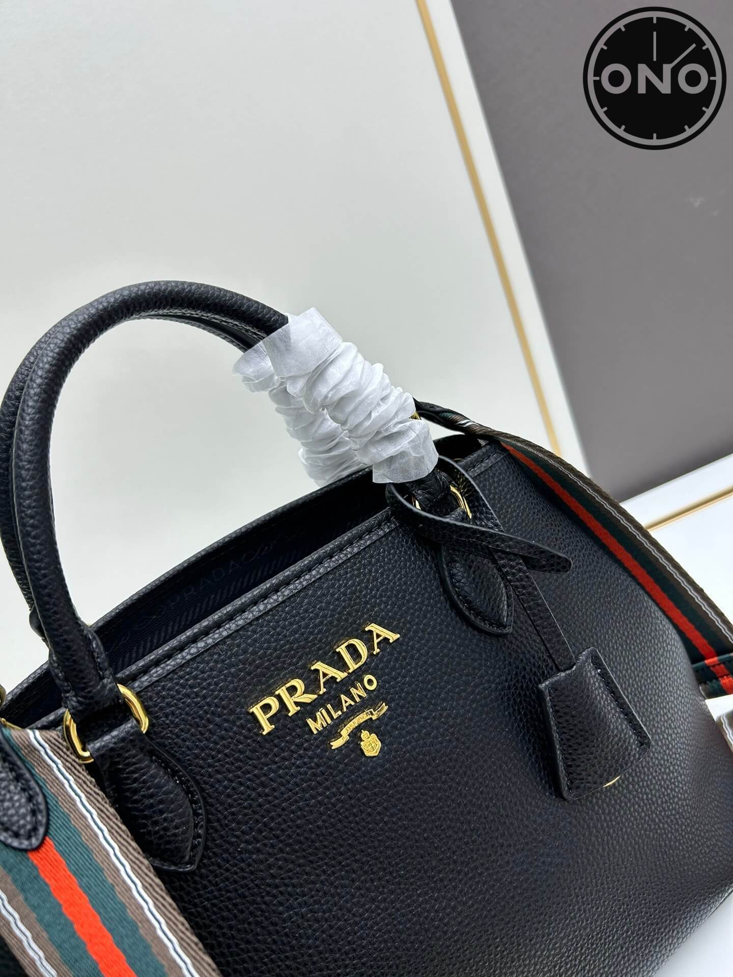 prada_women_69_3.jpg