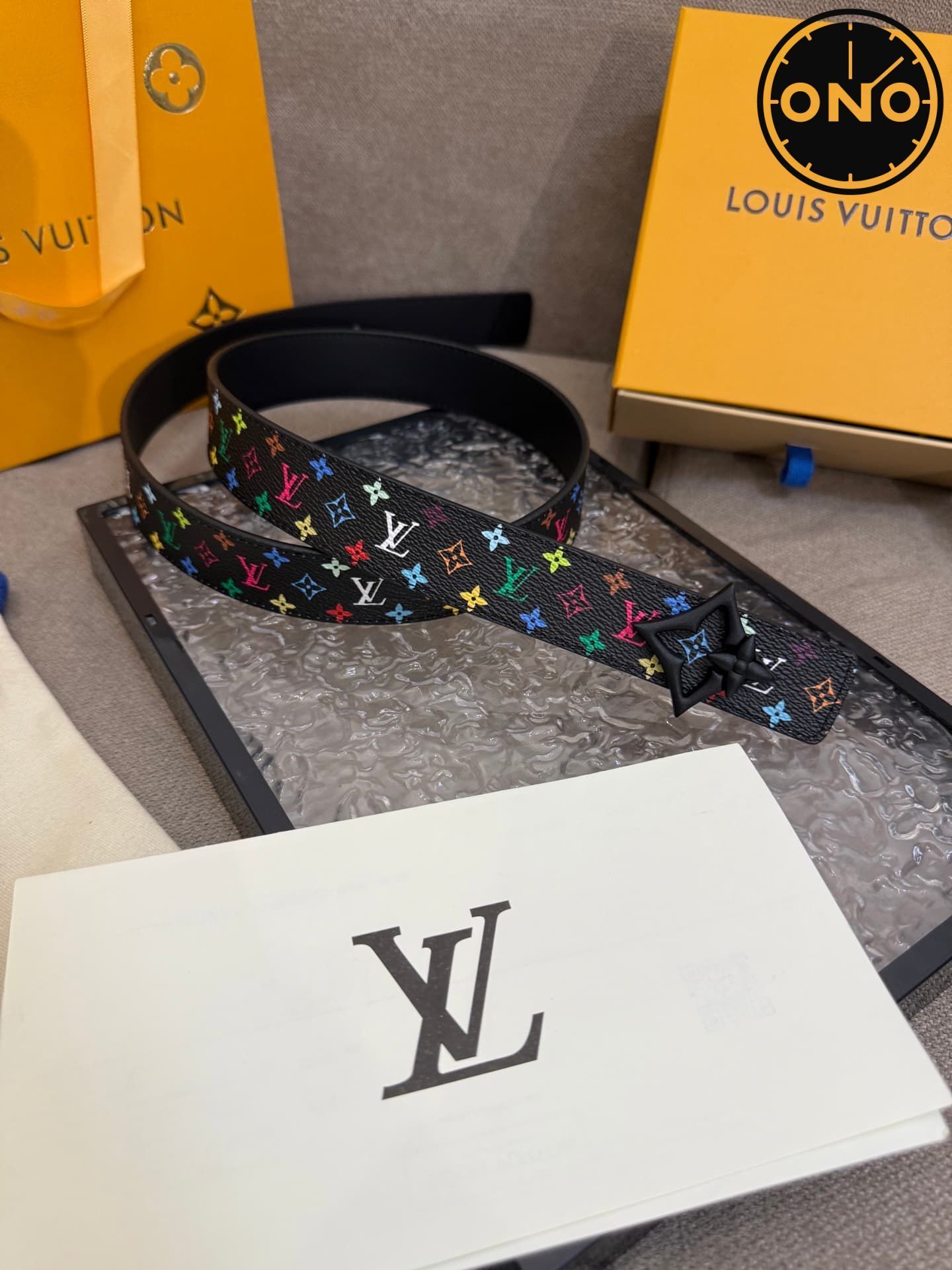 lv_belt_54_1.jpg