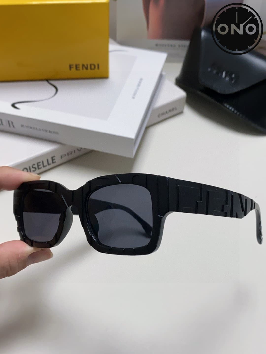 fendi-glasses_44_5.jpg