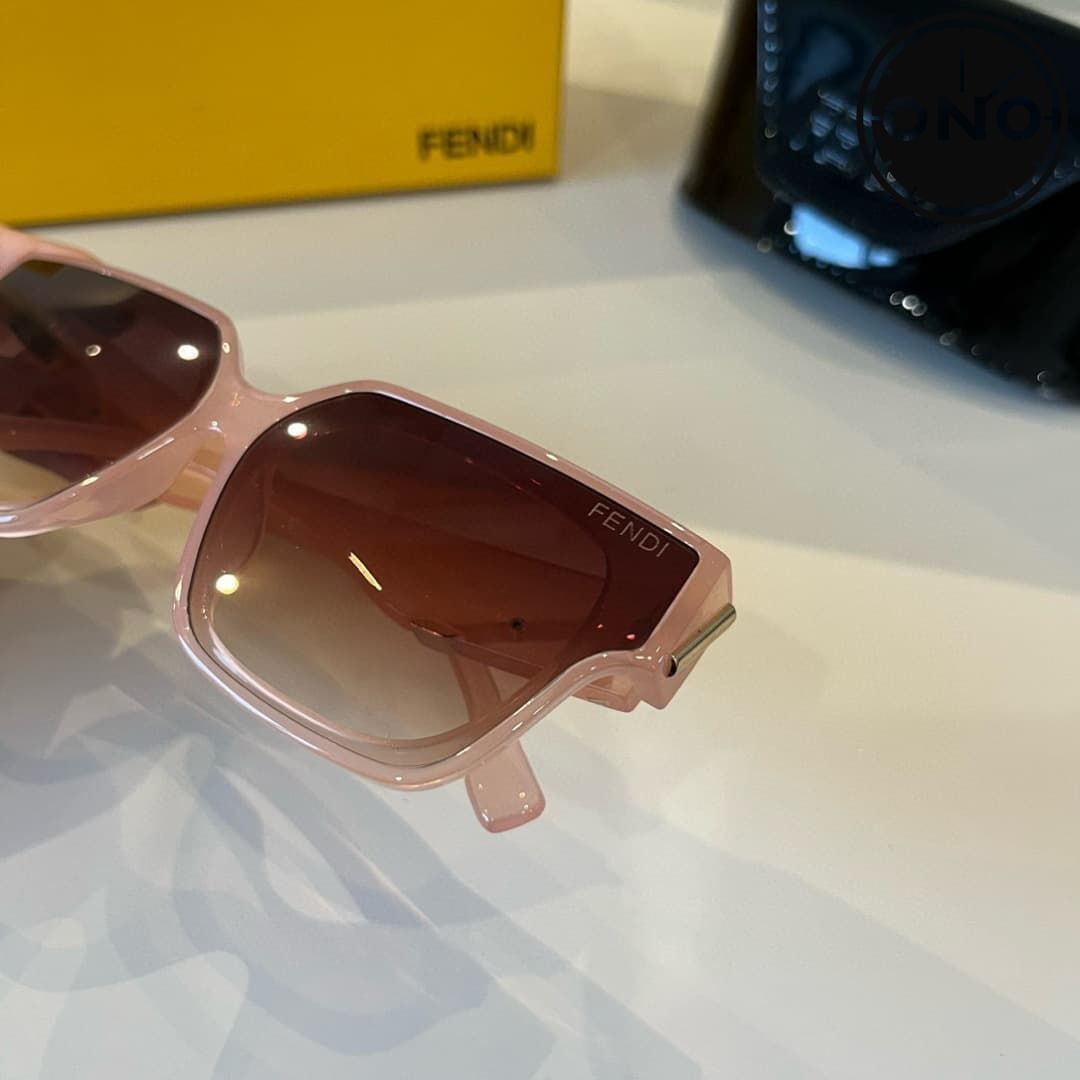 fendi-glasses_21_8.jpg