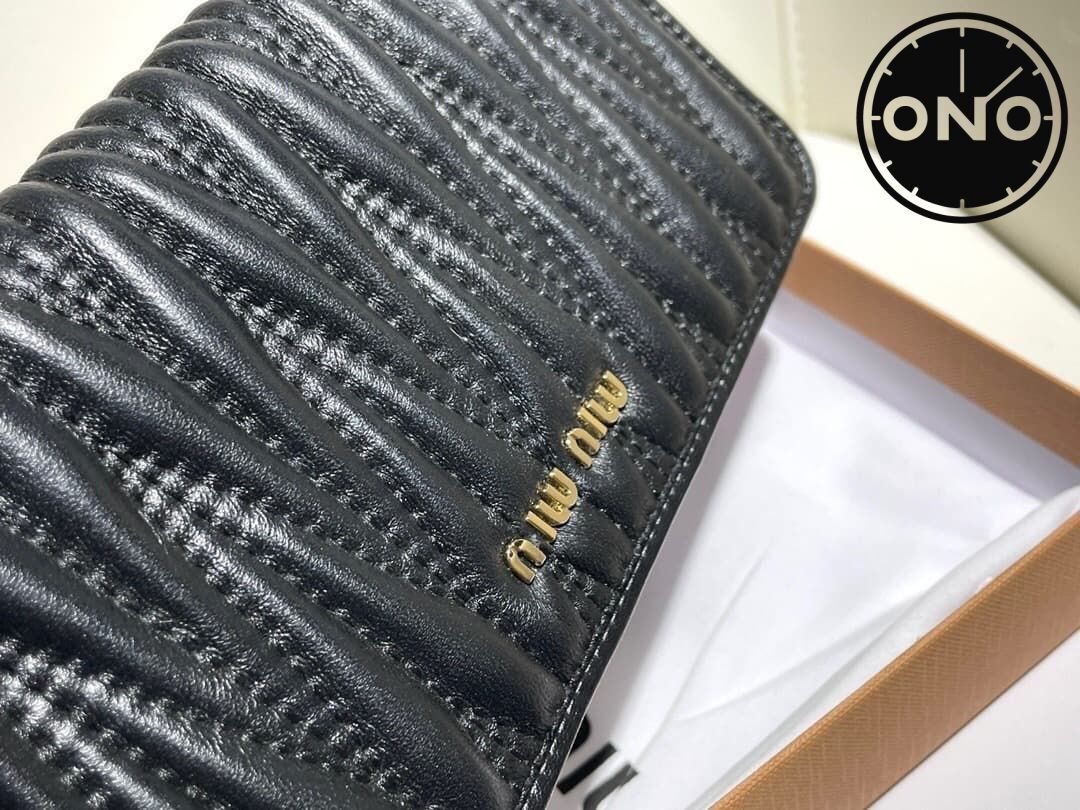 miumiu_wallet_12_8.jpg