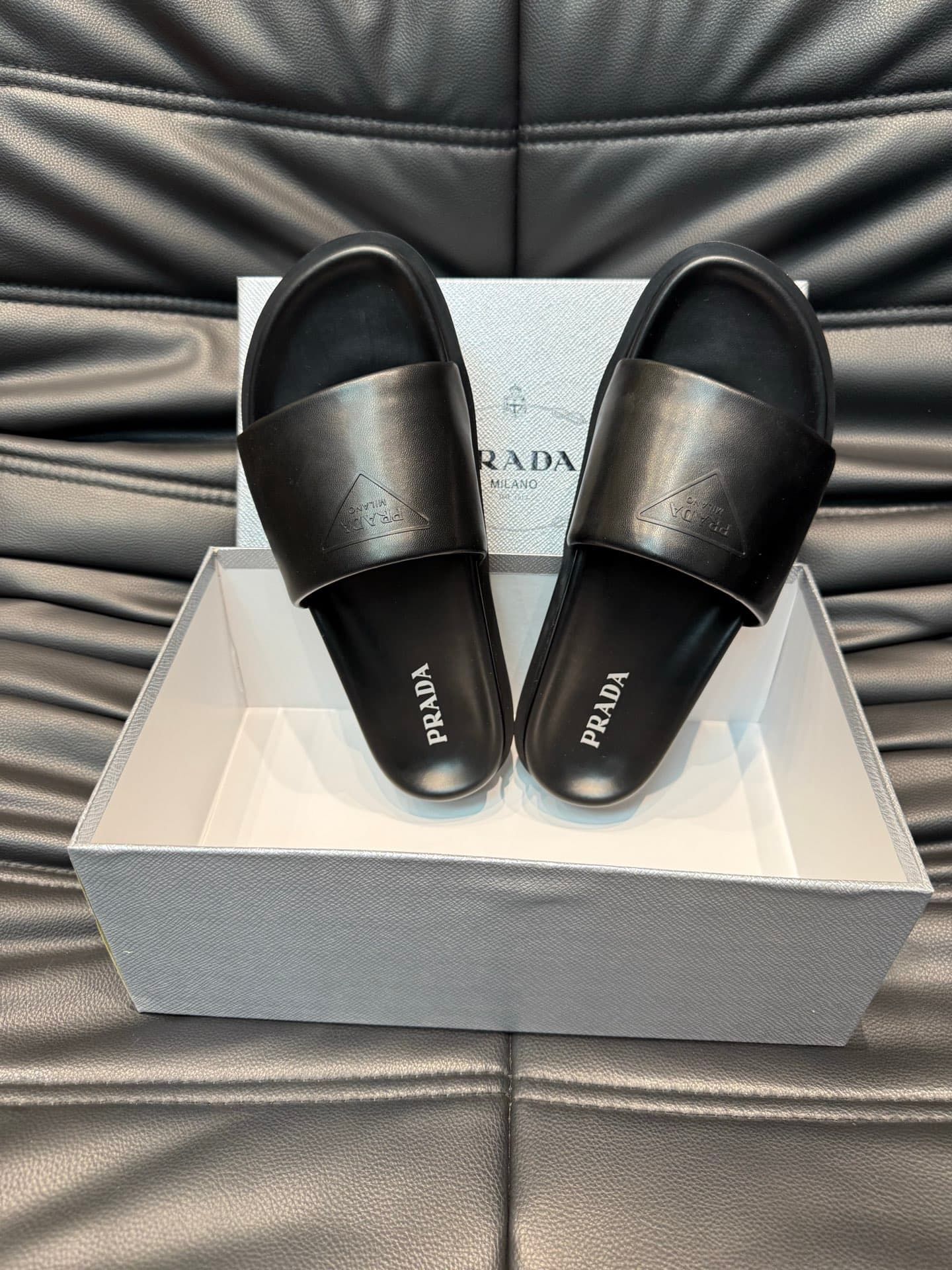 prada-slippers_29_3.jpg