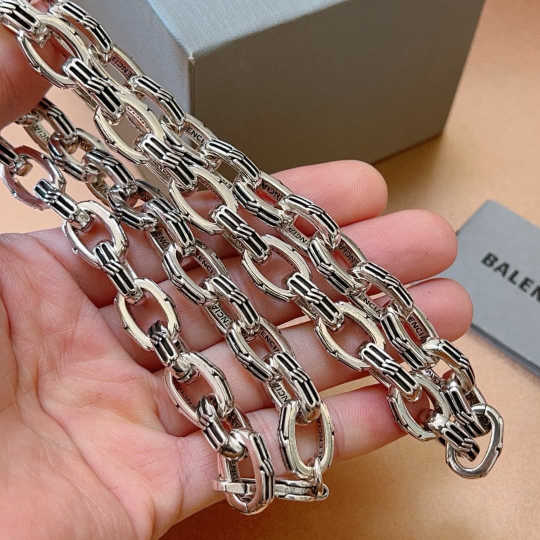 balenciaga-necklace_33_5.jpg