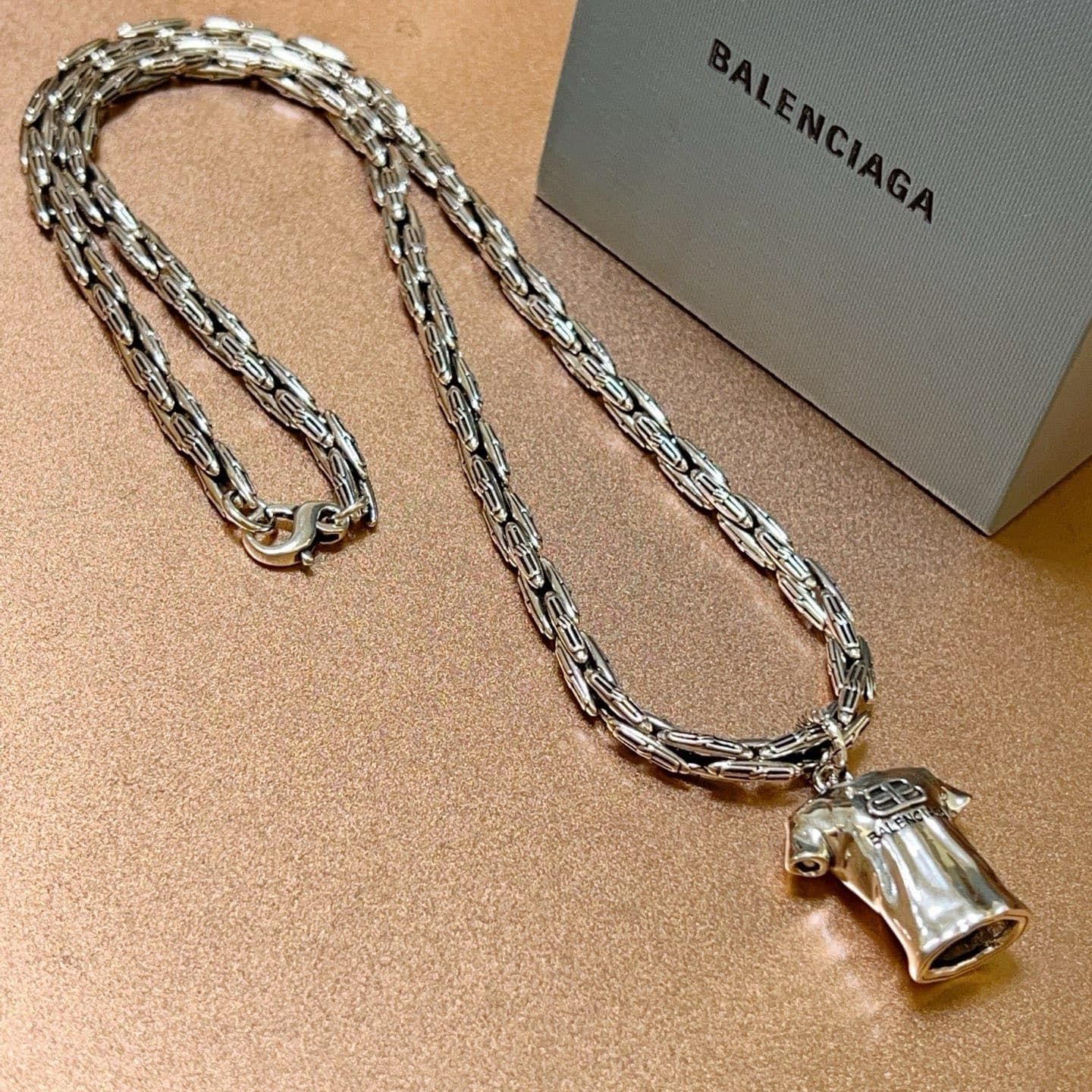 balenciaga-necklace_8_3.jpg