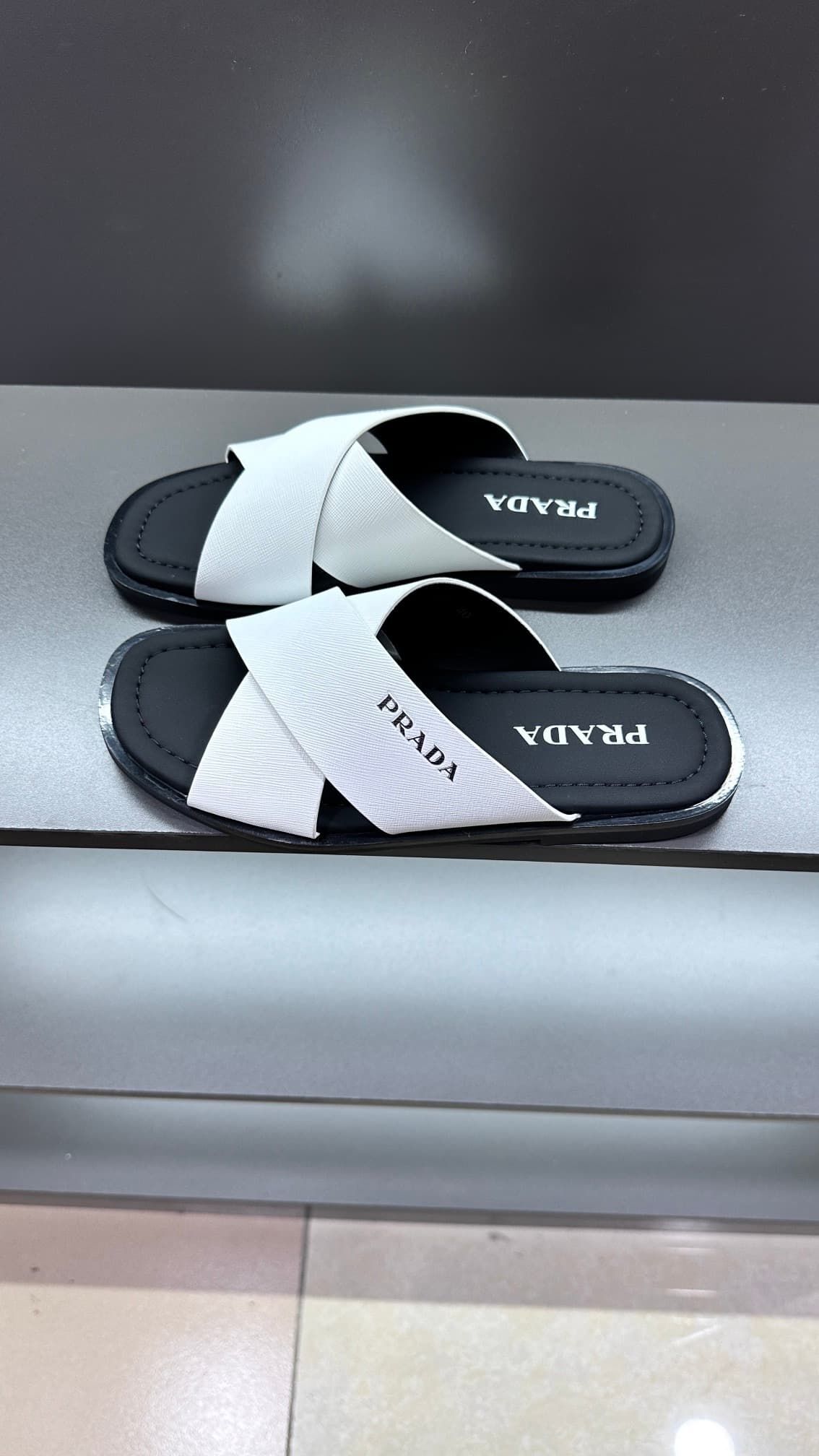 prada-slippers_41_1.jpg