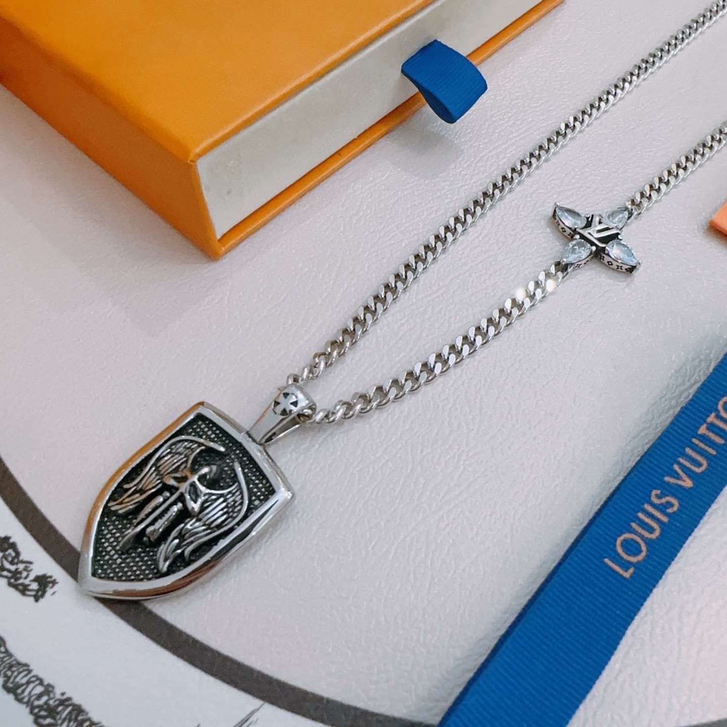 lv-necklace_47_4.jpg