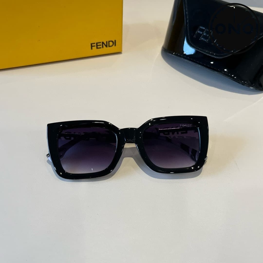 fendi-glasses_3_4.jpg