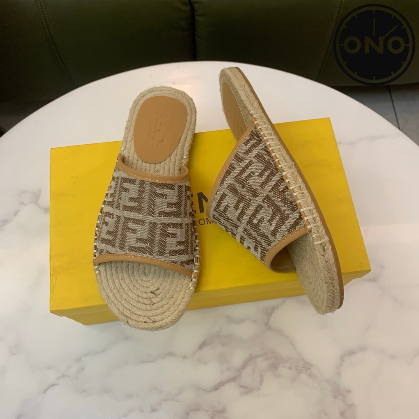 fendi-slippers_17_3.jpg