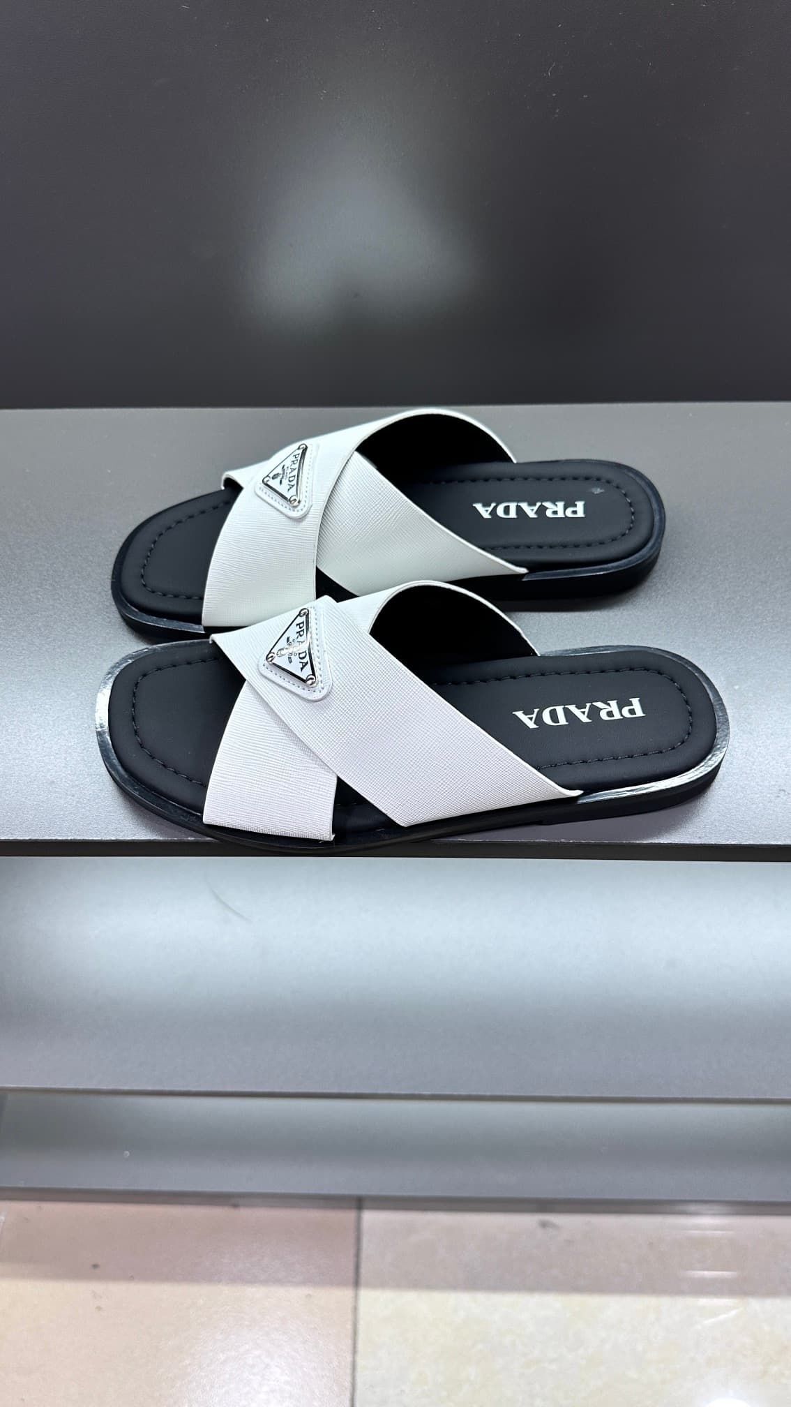 prada-slippers_42_1.jpg