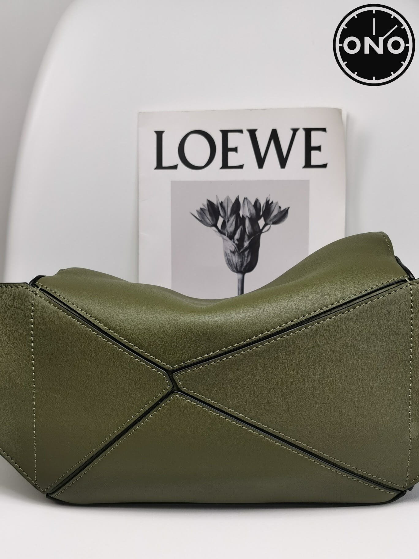 loewe_women_55_2.jpg
