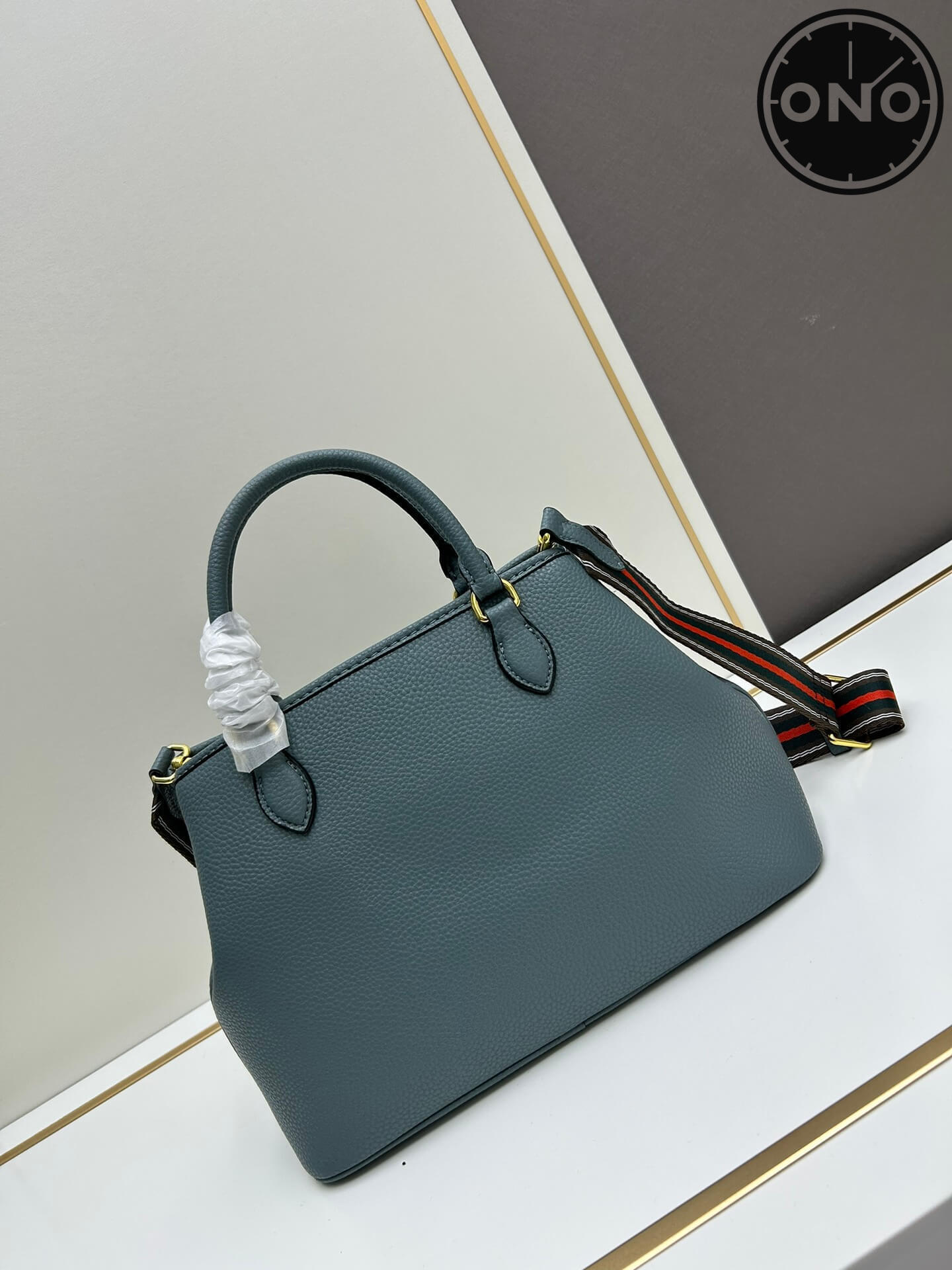 prada_women_73_2.jpg