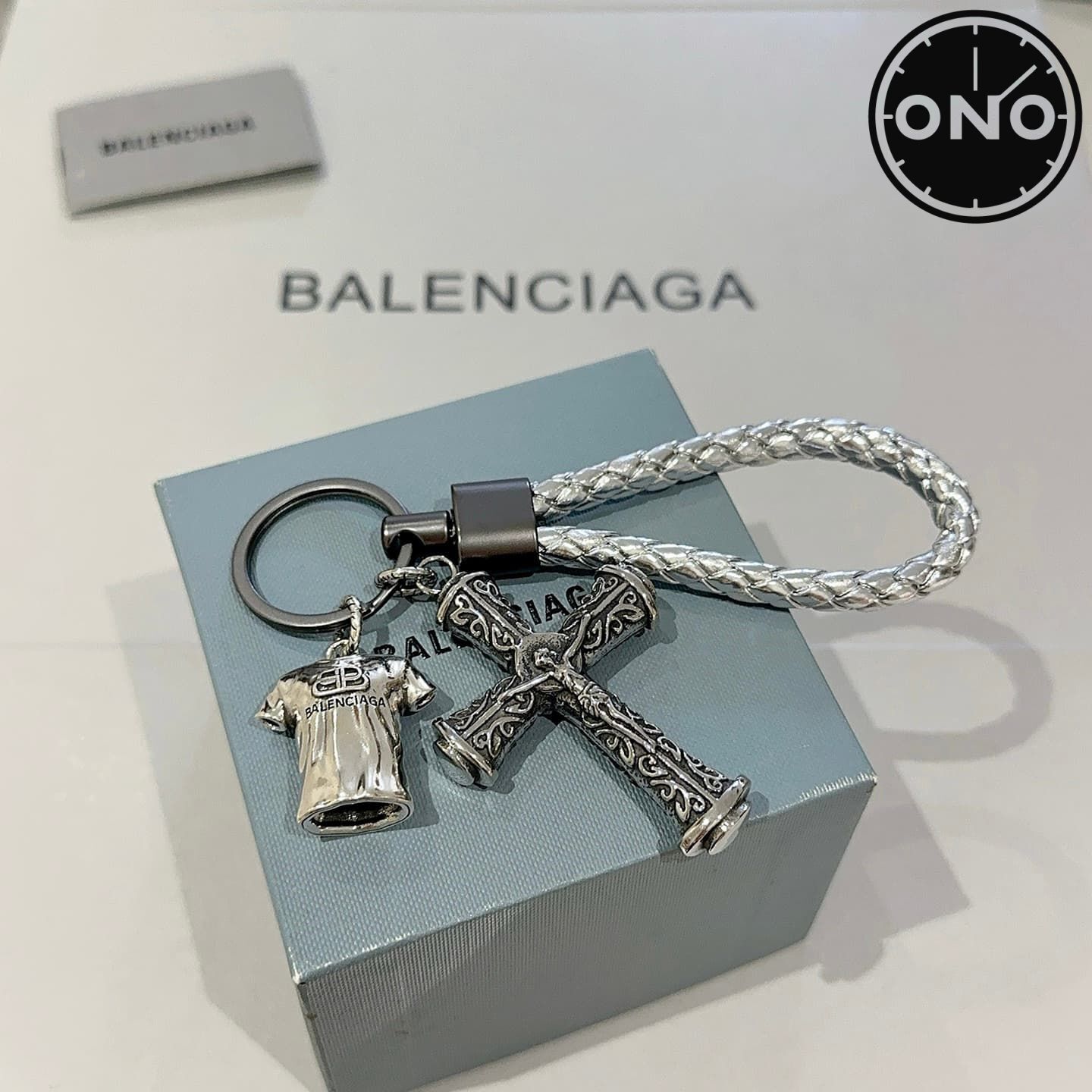 balenciaga-clasp_55_4.jpg