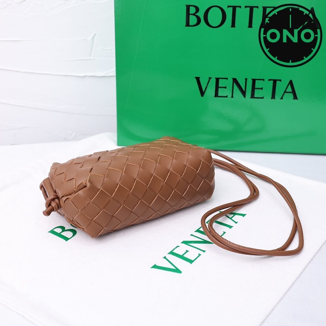 bottega_veneta_women_172_3.jpg