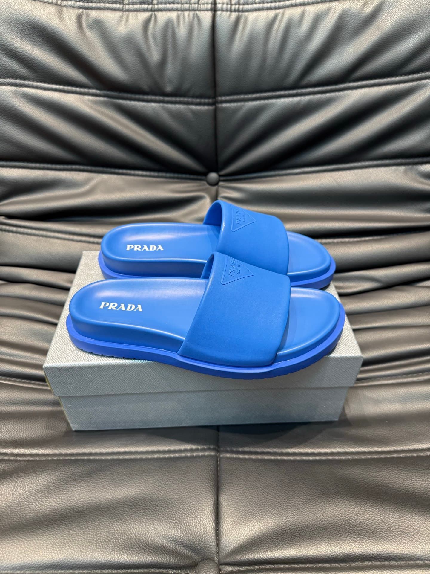 prada-slippers_27_2.jpg