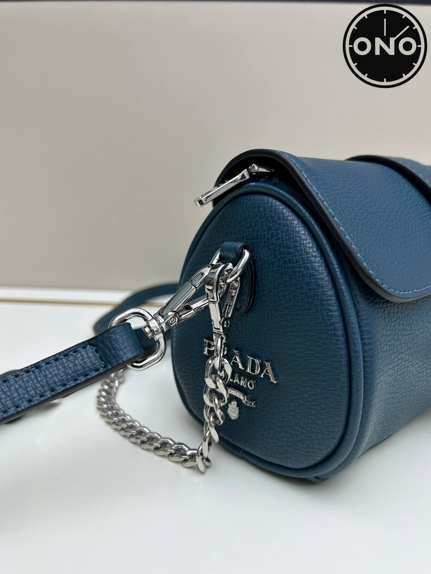 prada_women_95_5.jpg