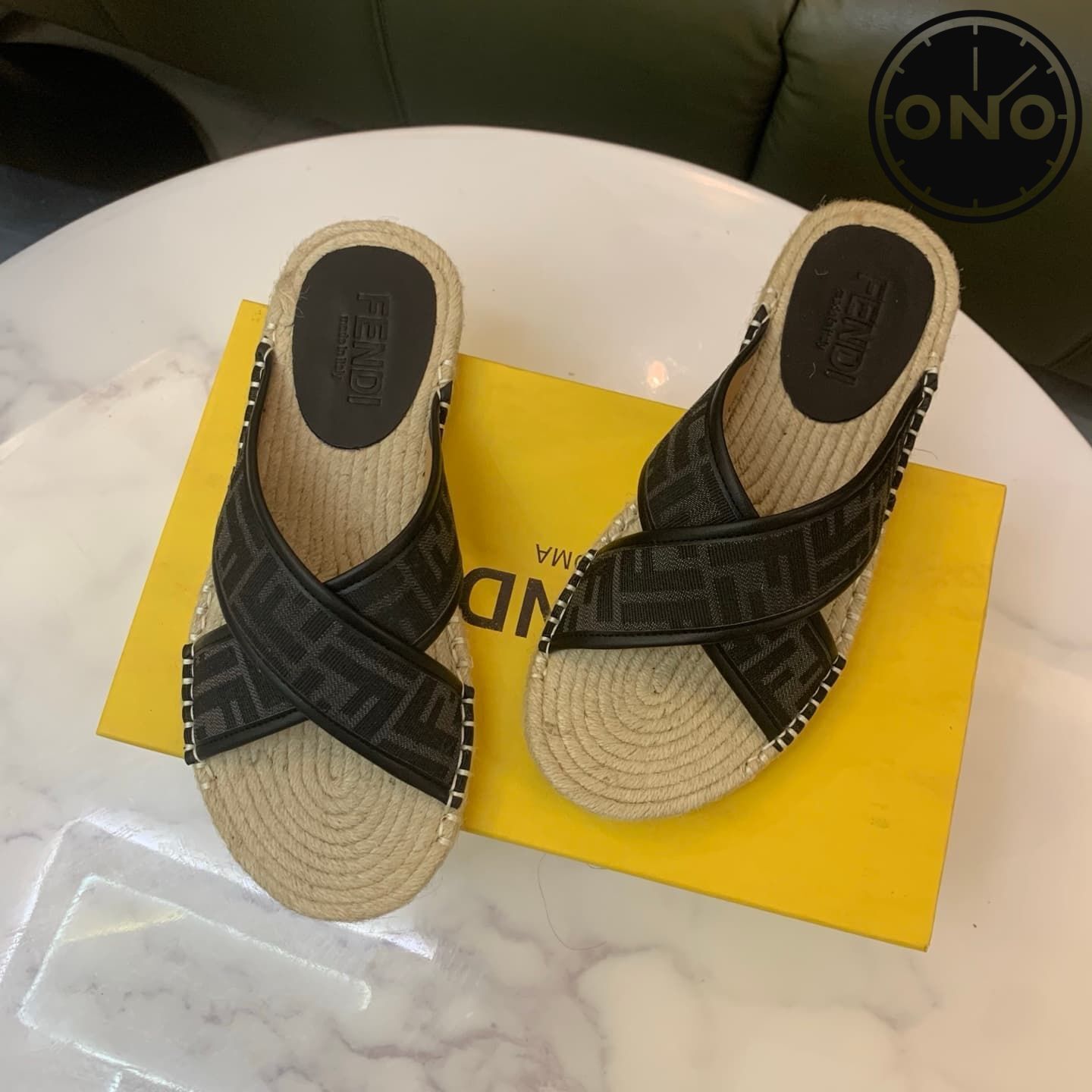 fendi-slippers_8_3.jpg