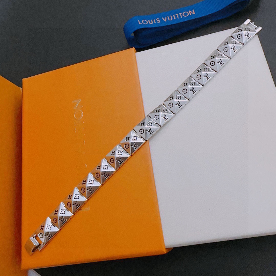 lv-bracelet_26_1.jpg
