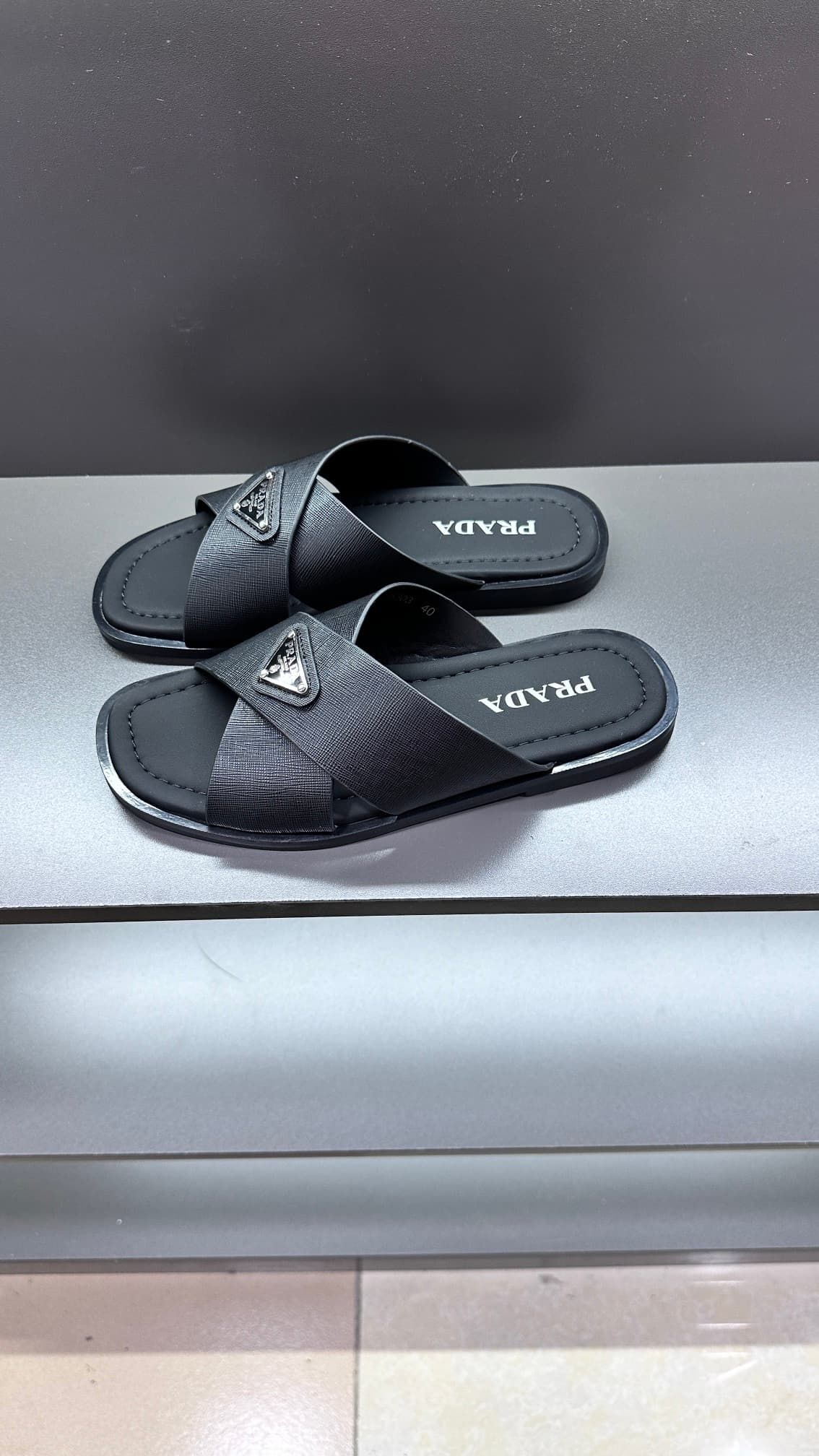 prada-slippers_46_2.jpg