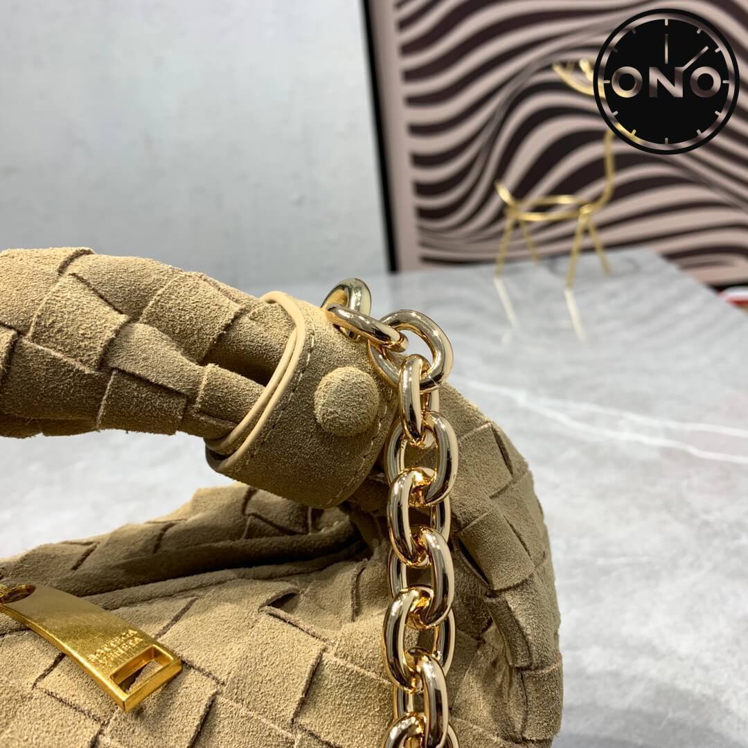 bottega_veneta_women_3_4.jpg