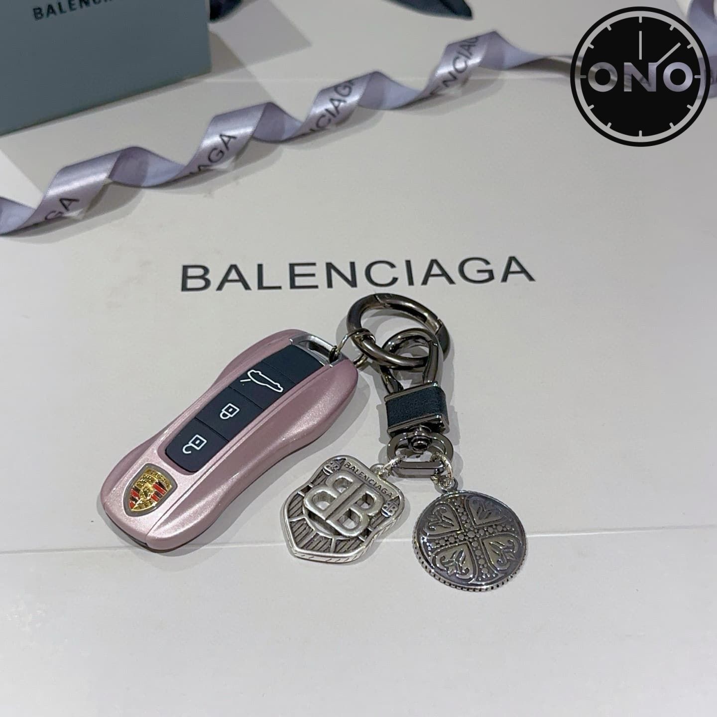 balenciaga-clasp_38_4.jpg