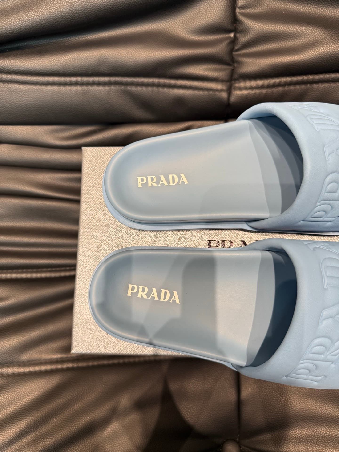 prada-slippers_21_8.jpg