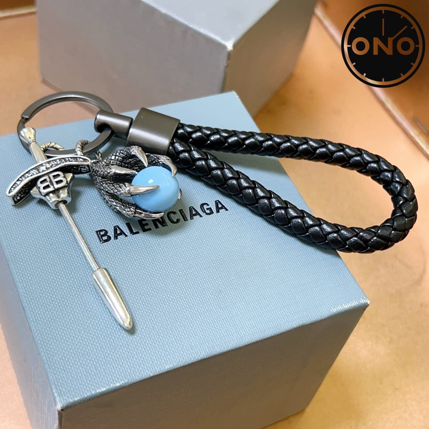 balenciaga-clasp_66_5.jpg