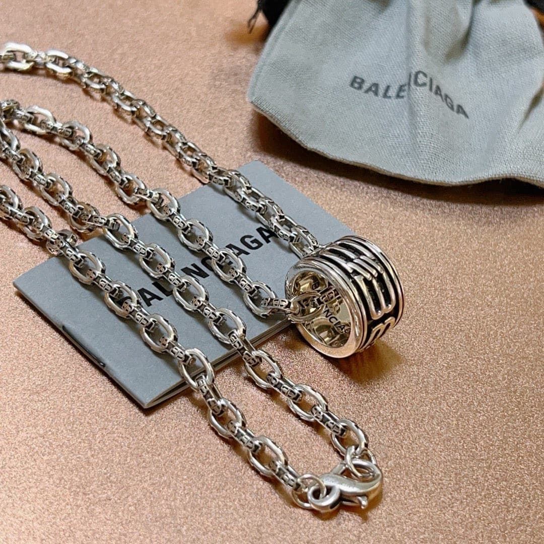 balenciaga-necklace_52_1.jpg