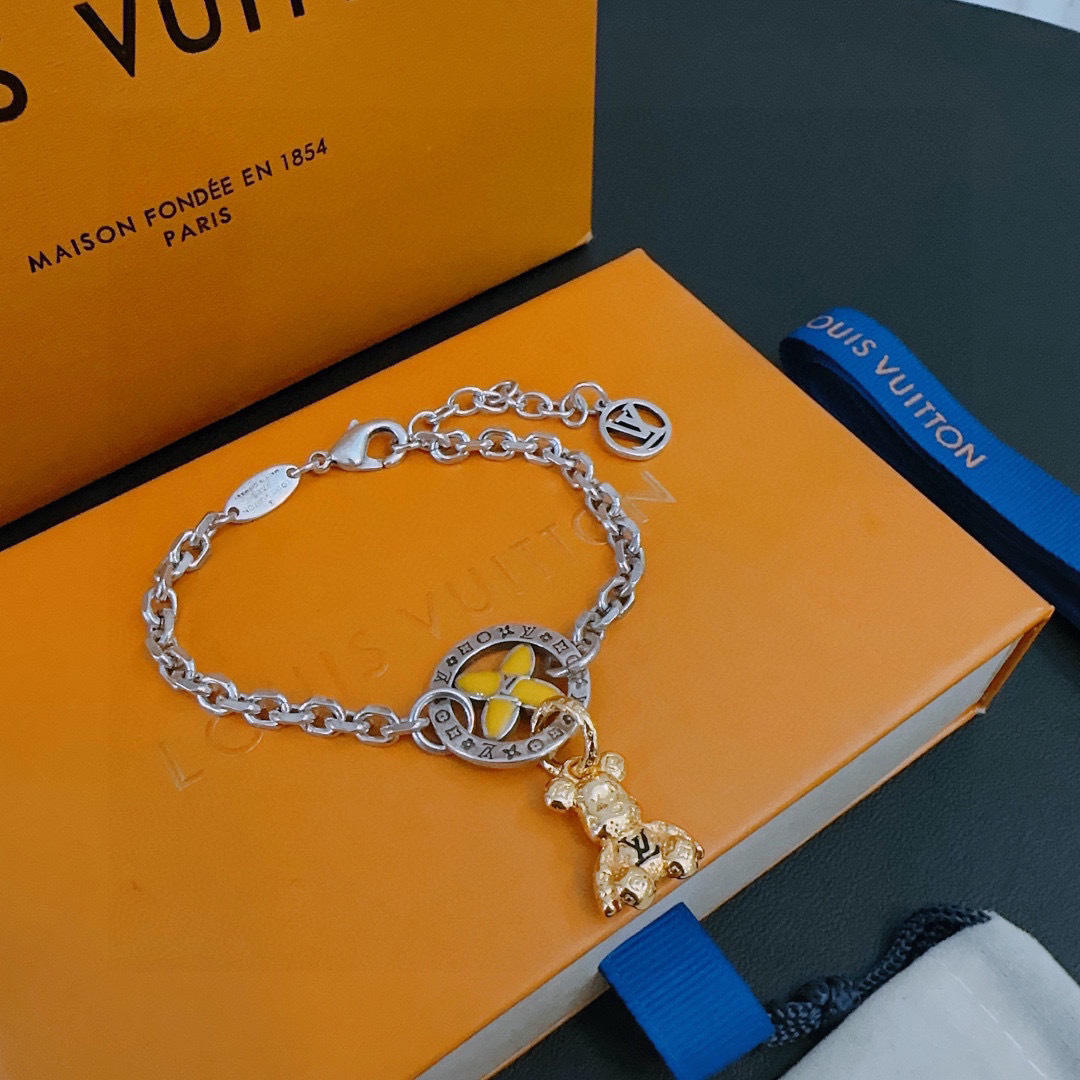 lv-bracelet_40_4.jpg