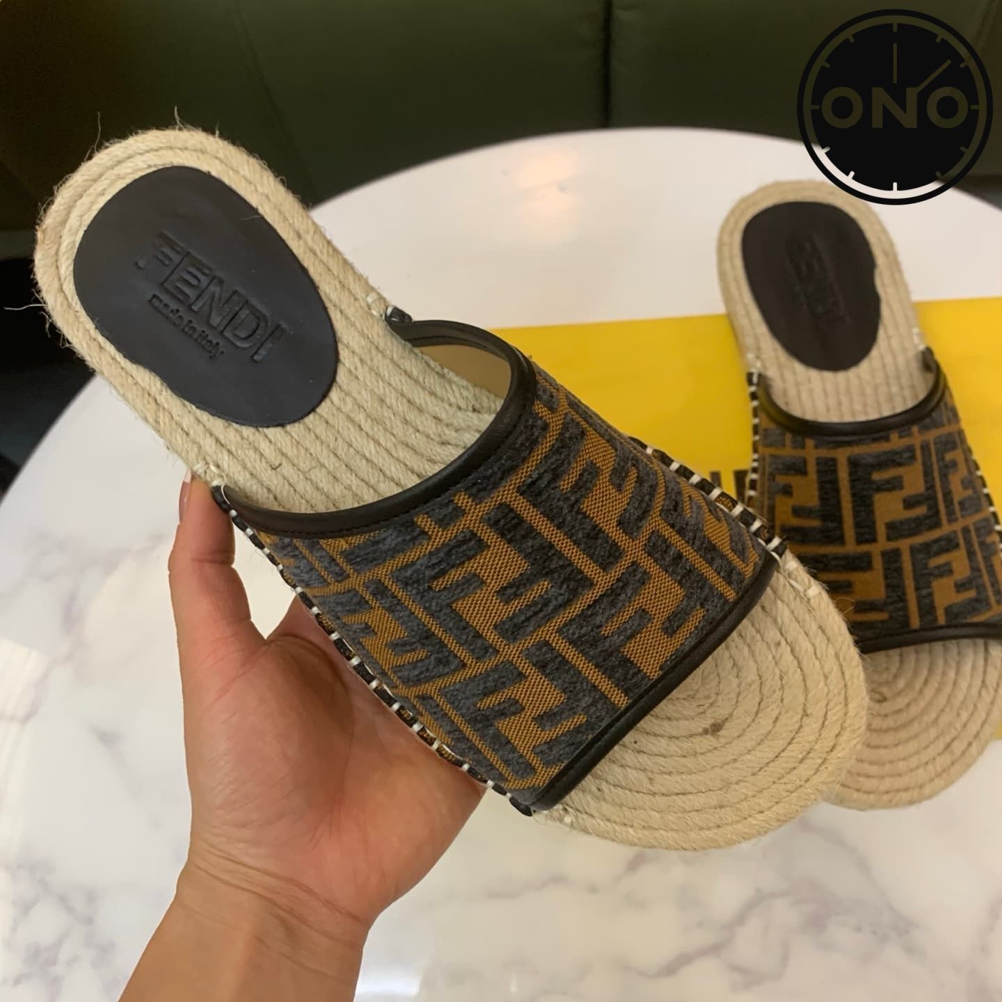 fendi-slippers_24_5.jpg