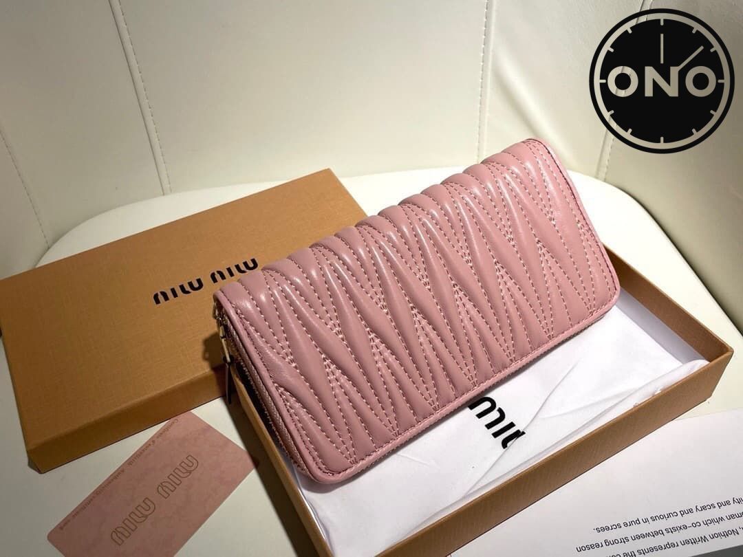 miumiu_wallet_11_3.jpg