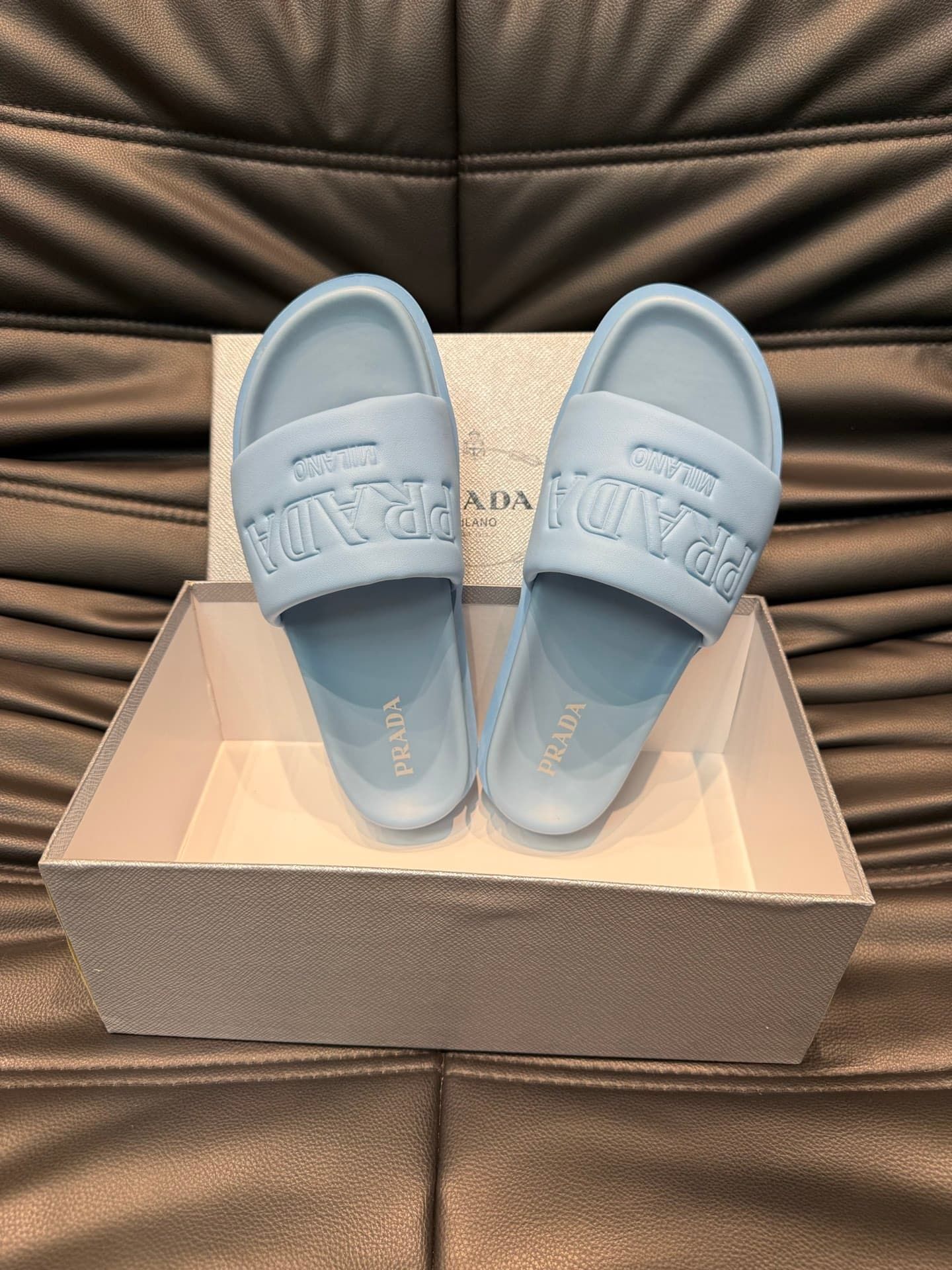 prada-slippers_21_3.jpg