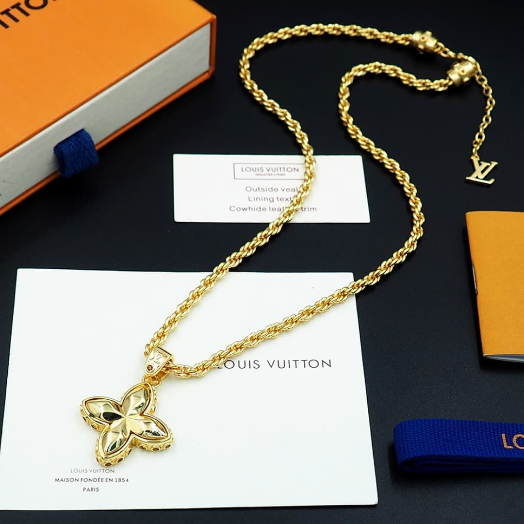 lv-necklace_3_3.jpg