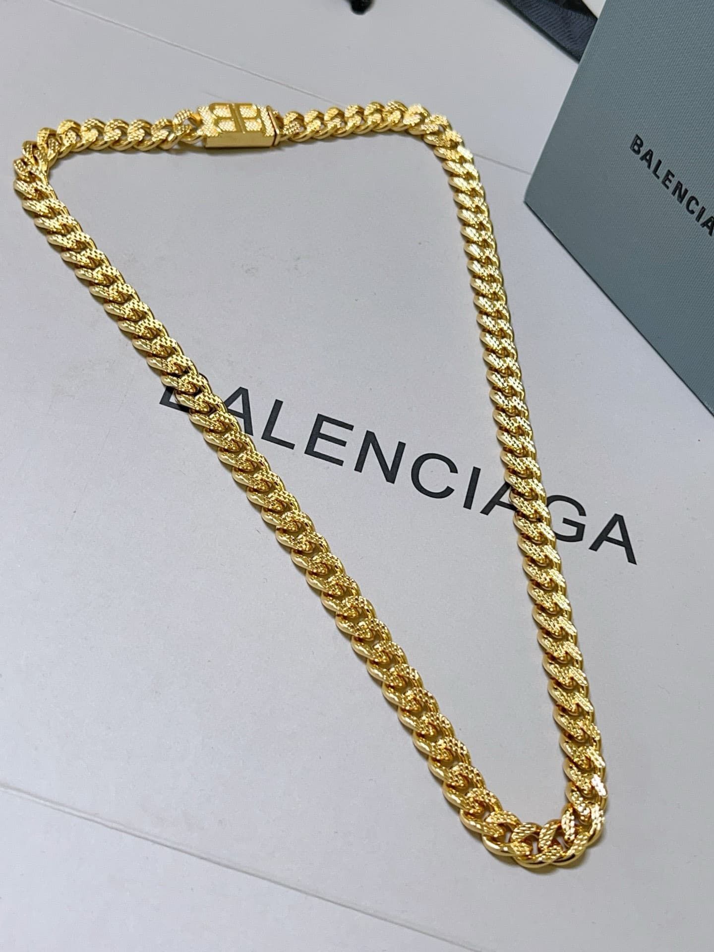 balenciaga-necklace_42_6.jpg