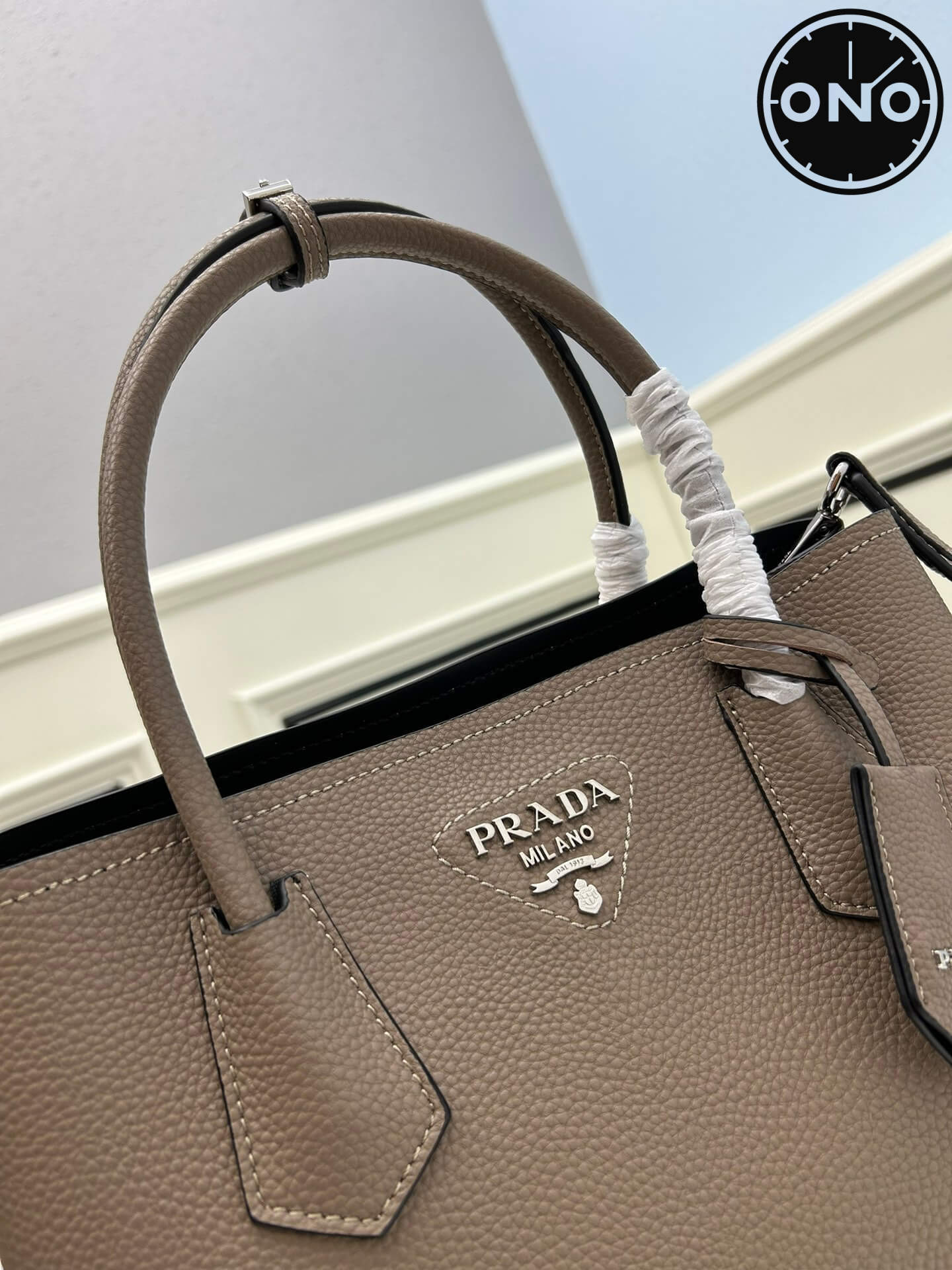 prada_women_76_3.jpg