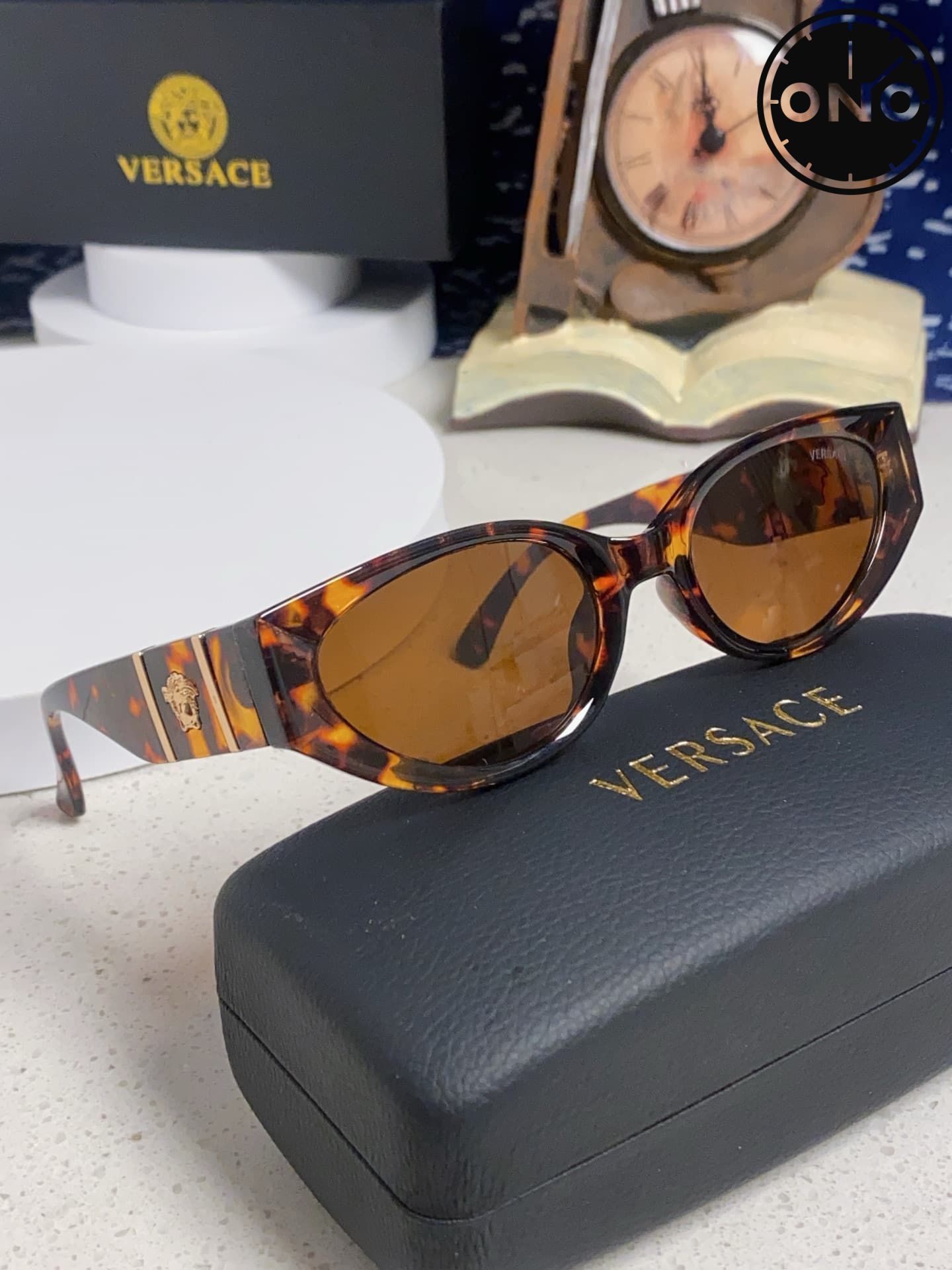 versace-glasses_18_9.jpg