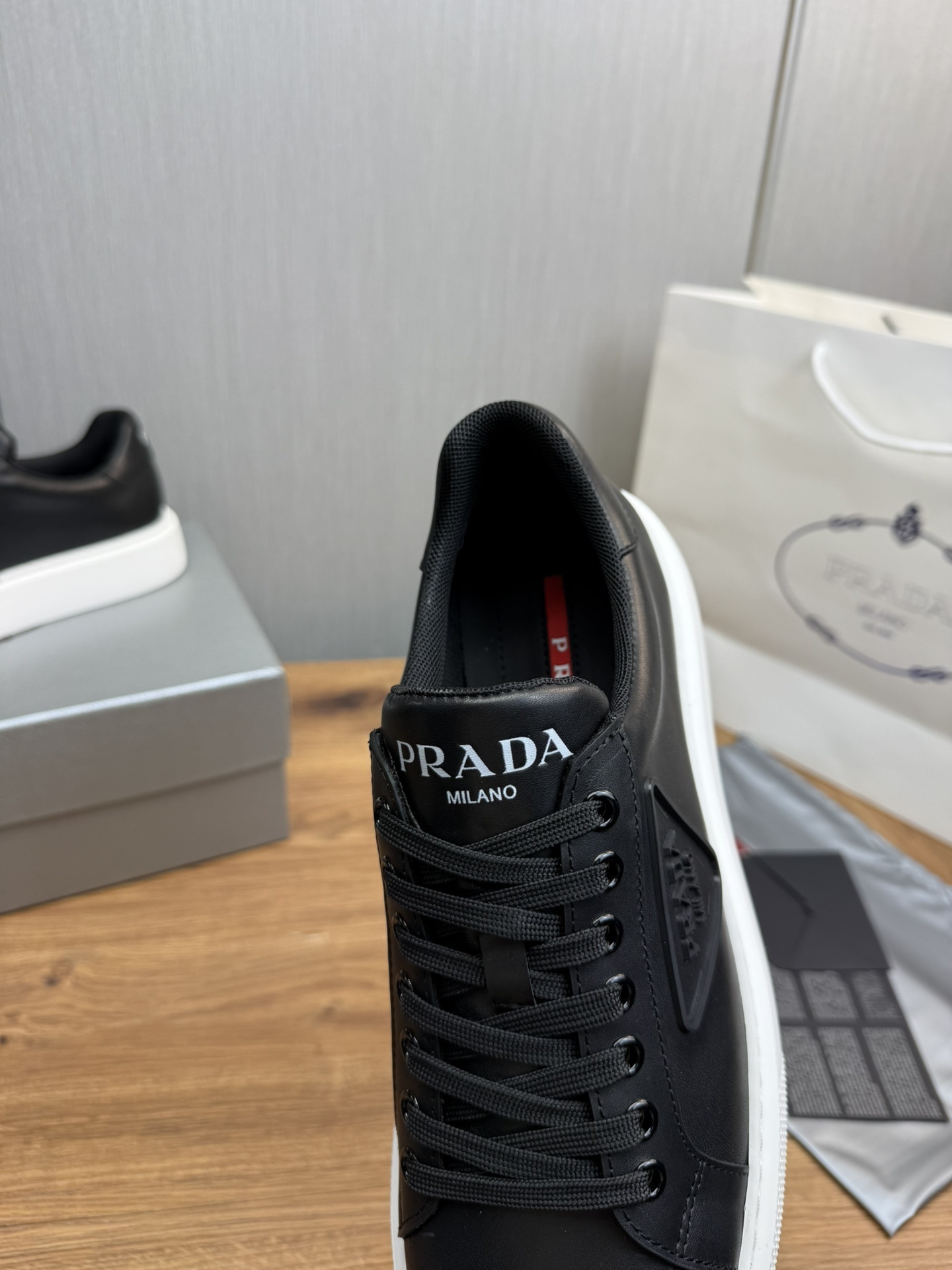 prada-casual-shoes_43_8.jpg