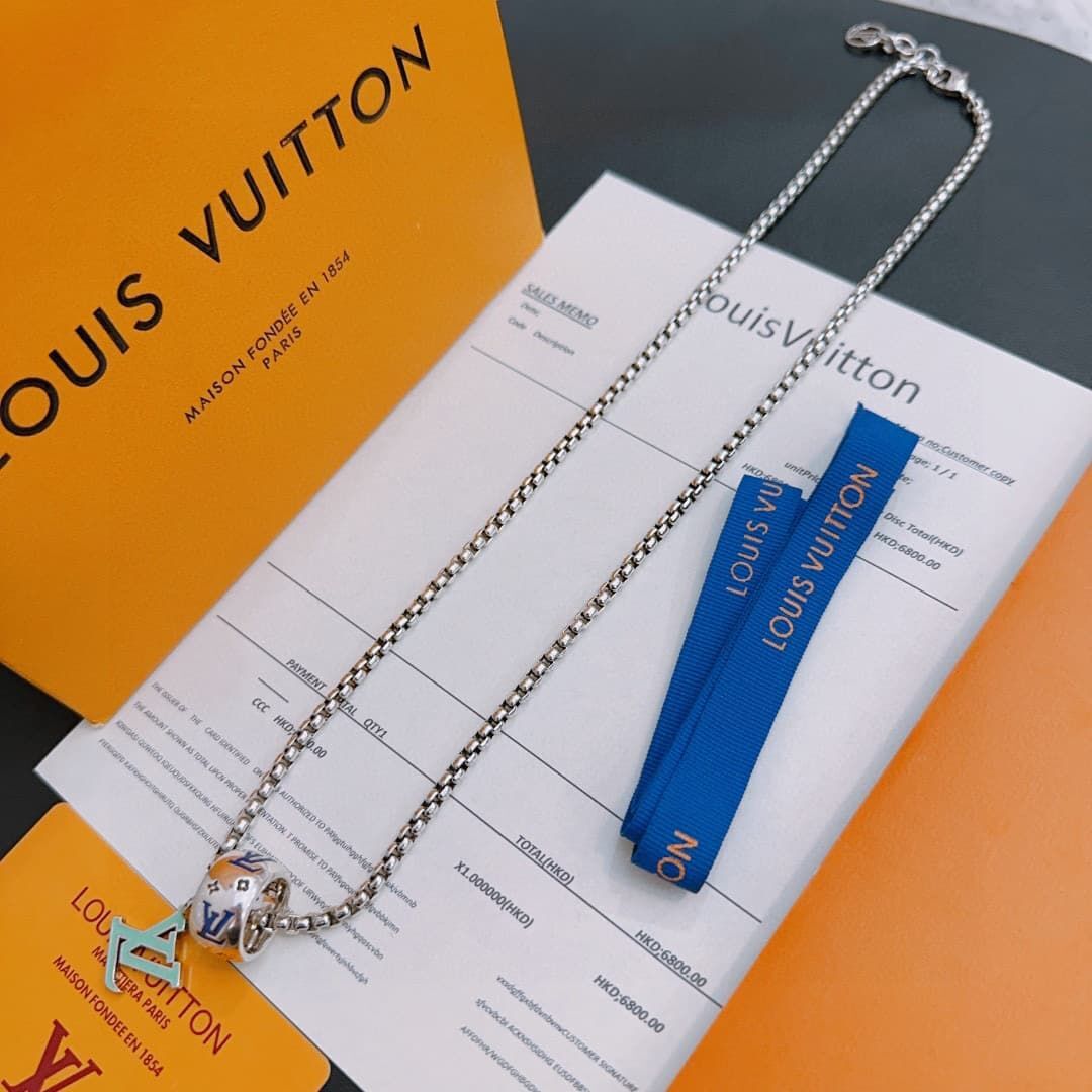 lv-necklace_16_1.jpg