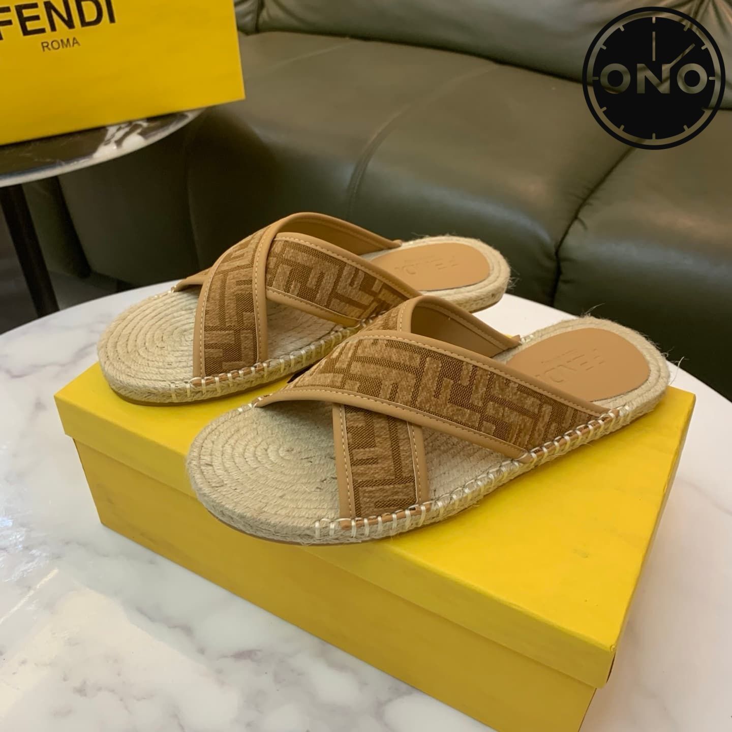 fendi-slippers_6_2.jpg