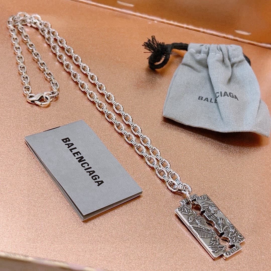 balenciaga-necklace_21_6.jpg