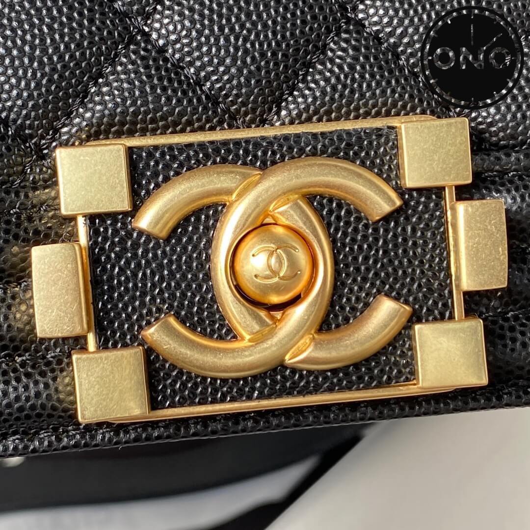 chanel_women_77_2.jpg
