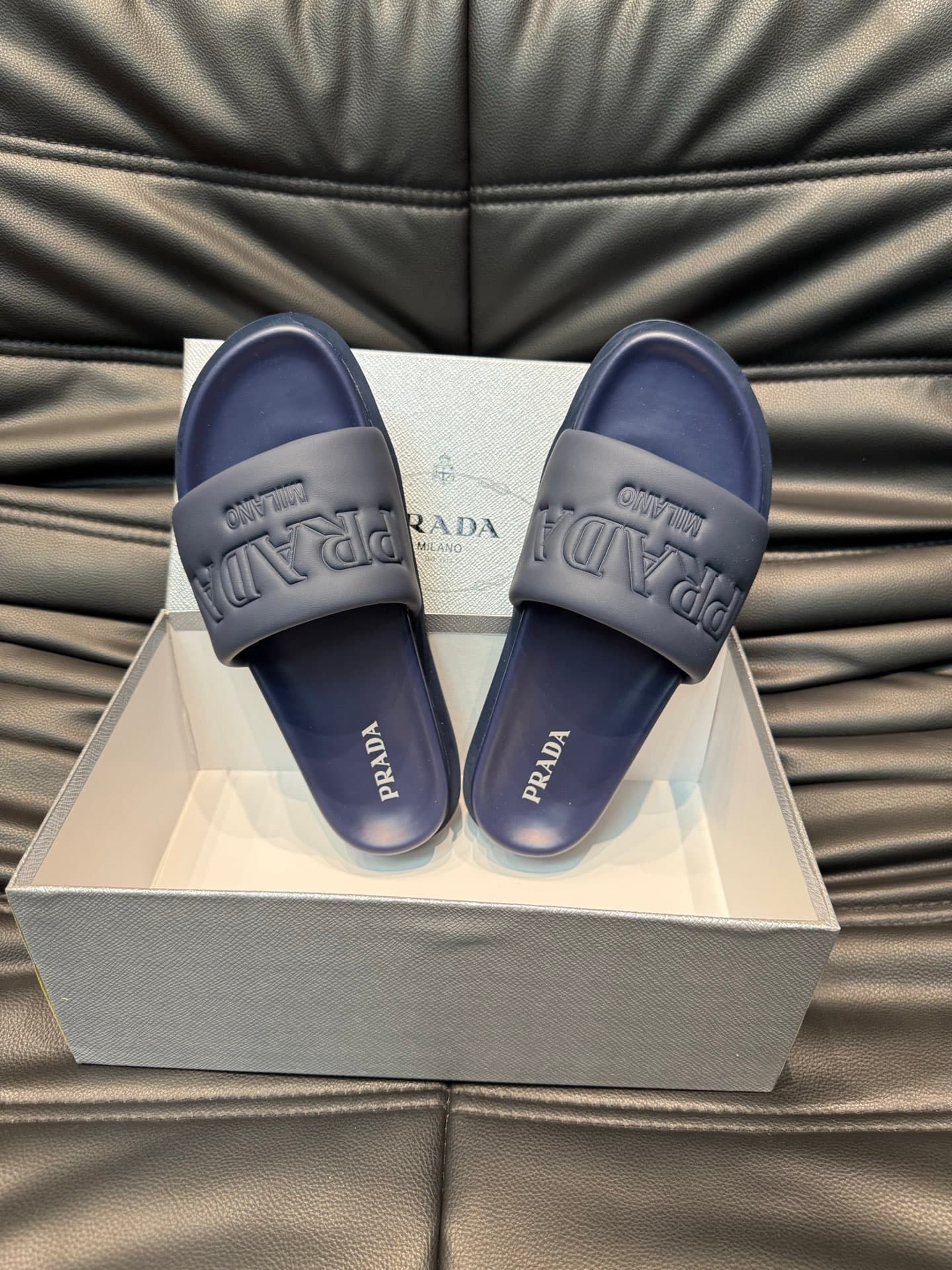 prada-slippers_19_3.jpg