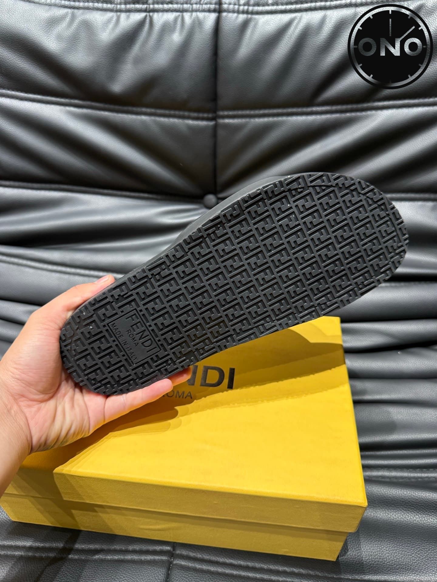 fendi-slippers_37_8.jpg