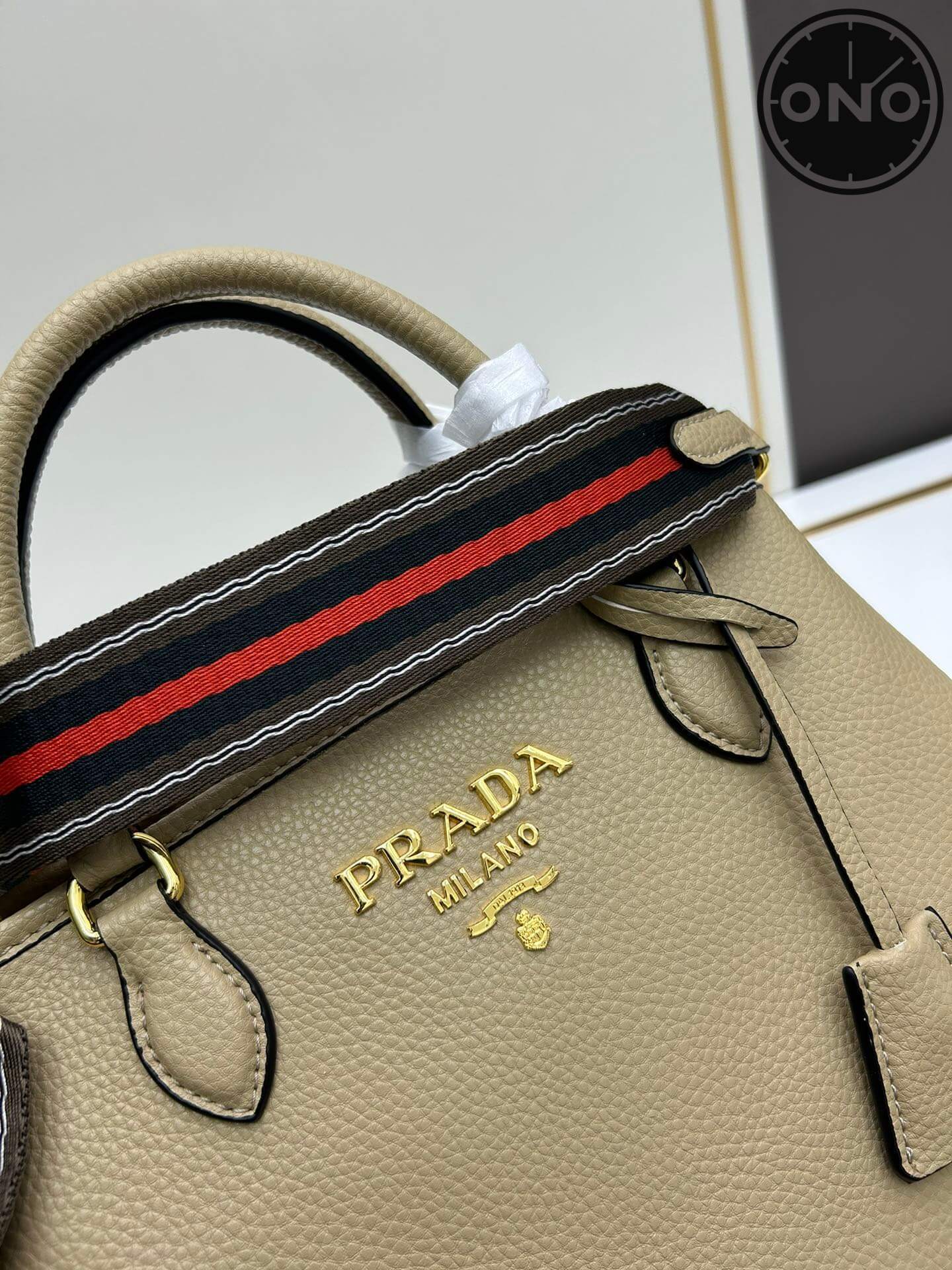 prada_women_74_4.jpg