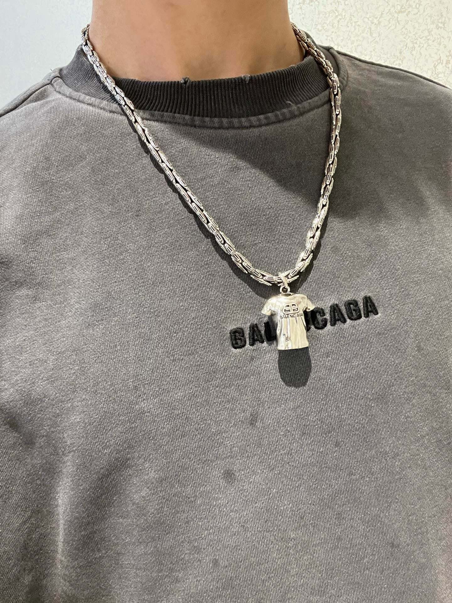 balenciaga-necklace_8_2.jpg
