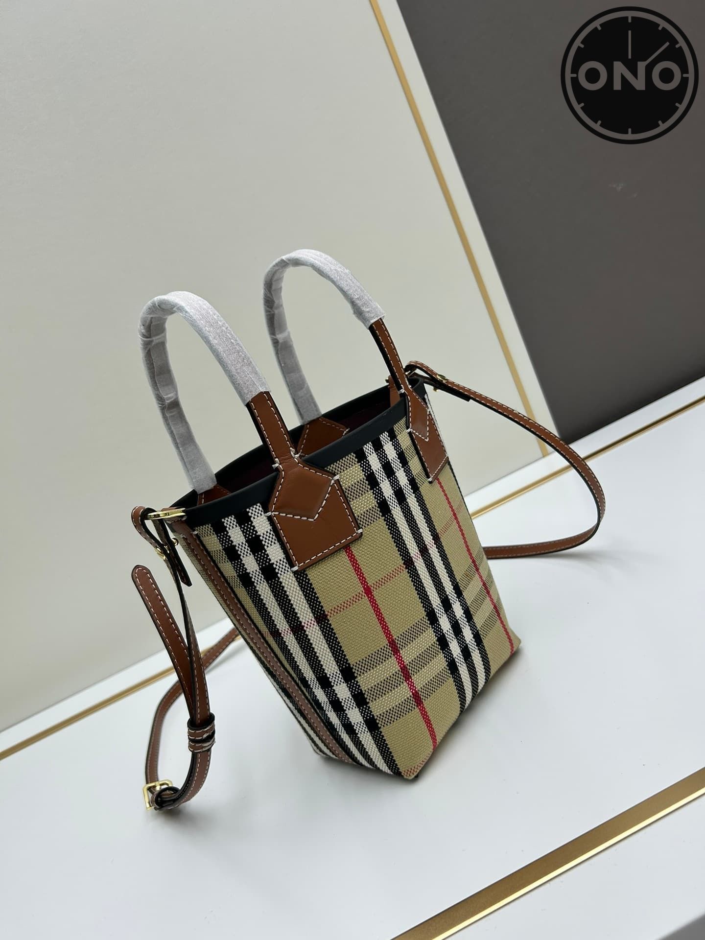 burberry_women_62_1.jpg